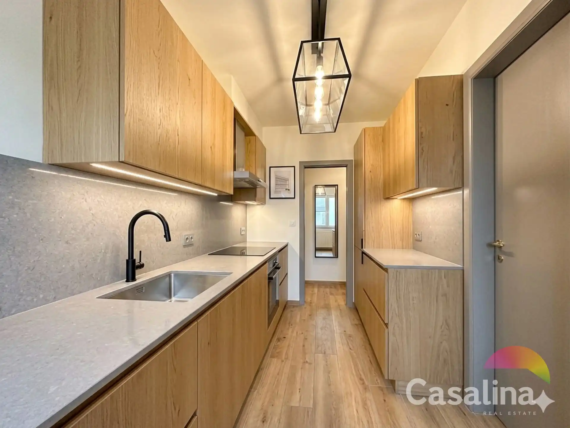 Appartement van 88m² met terras TE RENOVEREN foto 7