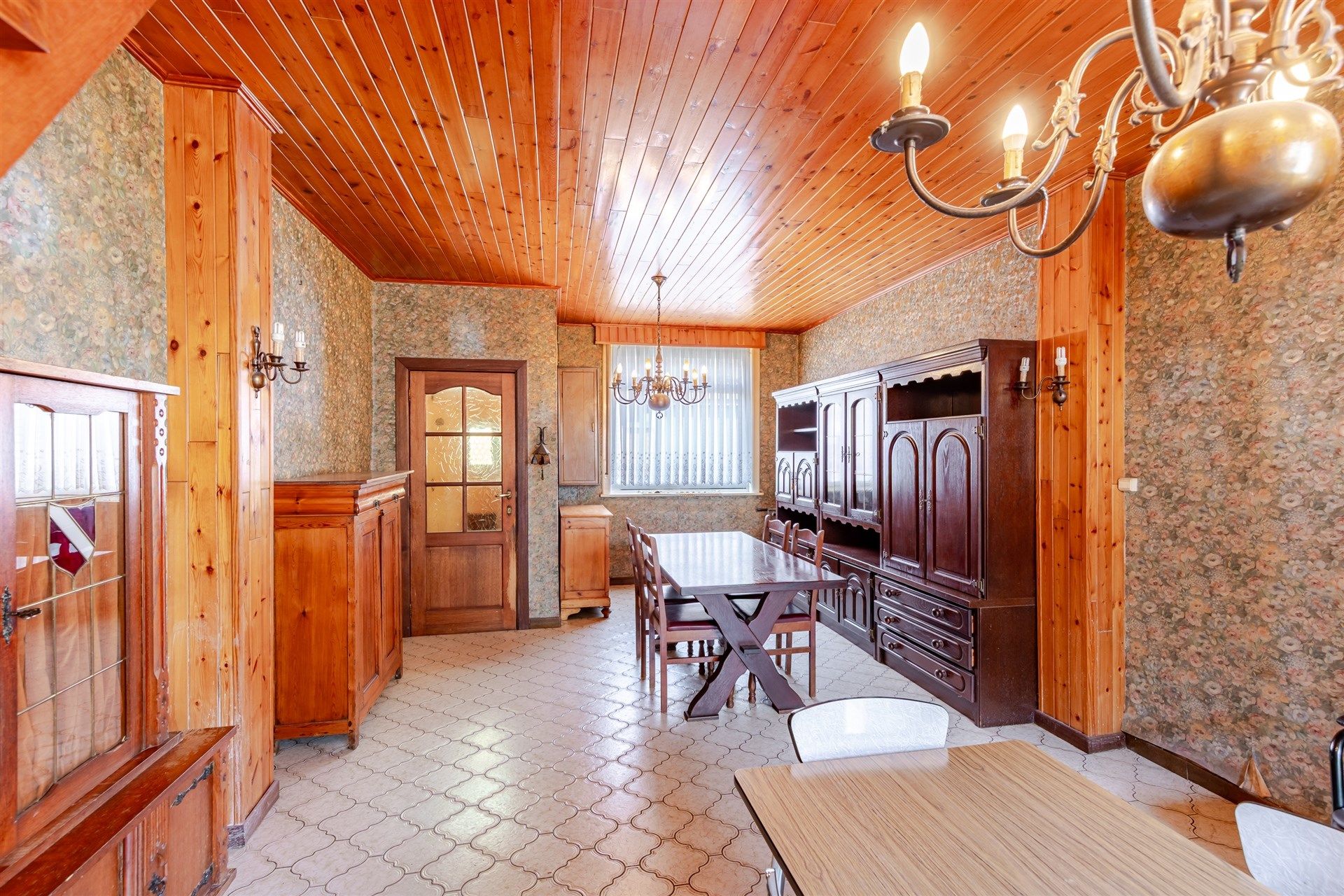 Te renoveren woning met potentieel foto 5