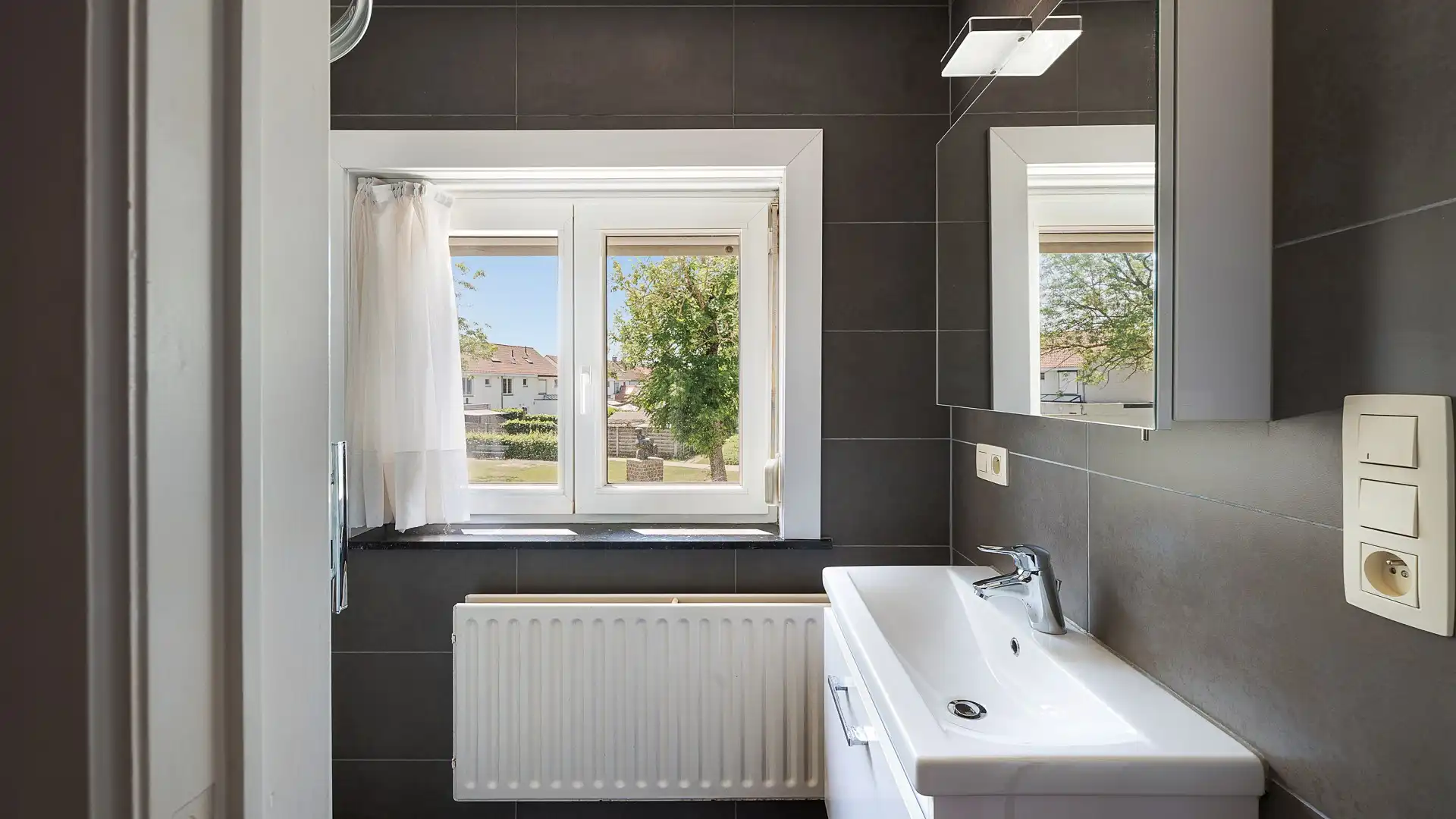 Uitstekend gelegen woning met mooie tuin te Brugge foto 20