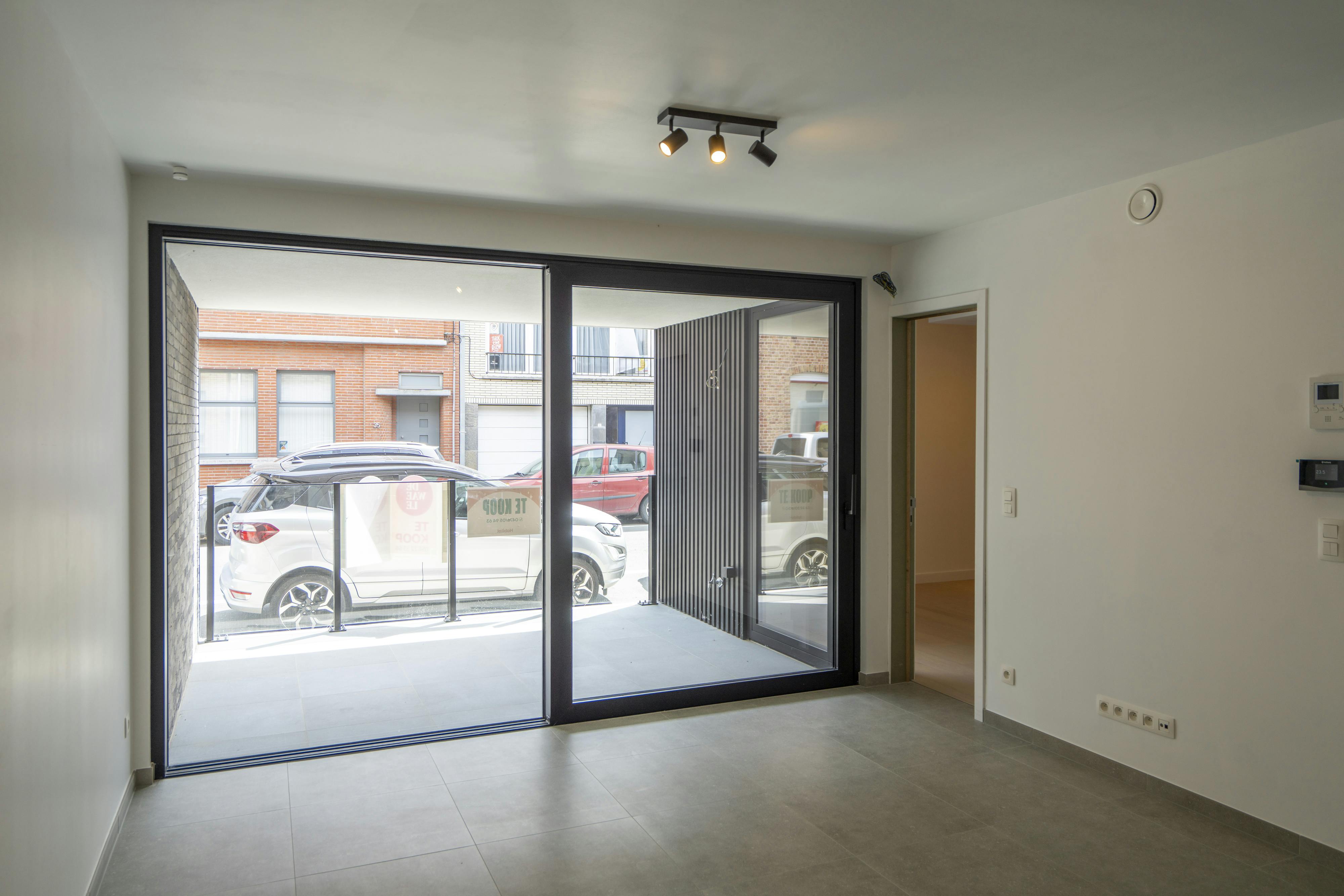 Nieuw en energiezuinig 2-slaapkamerappartement te koop te Wevelgem foto 8