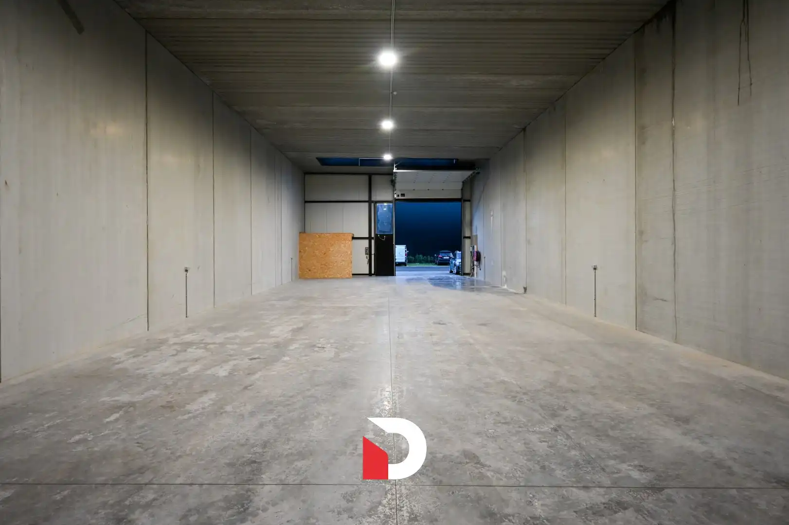 Recente KMO-unit met 2 parkeerplaatsen op toplocatie te Brugge foto 5