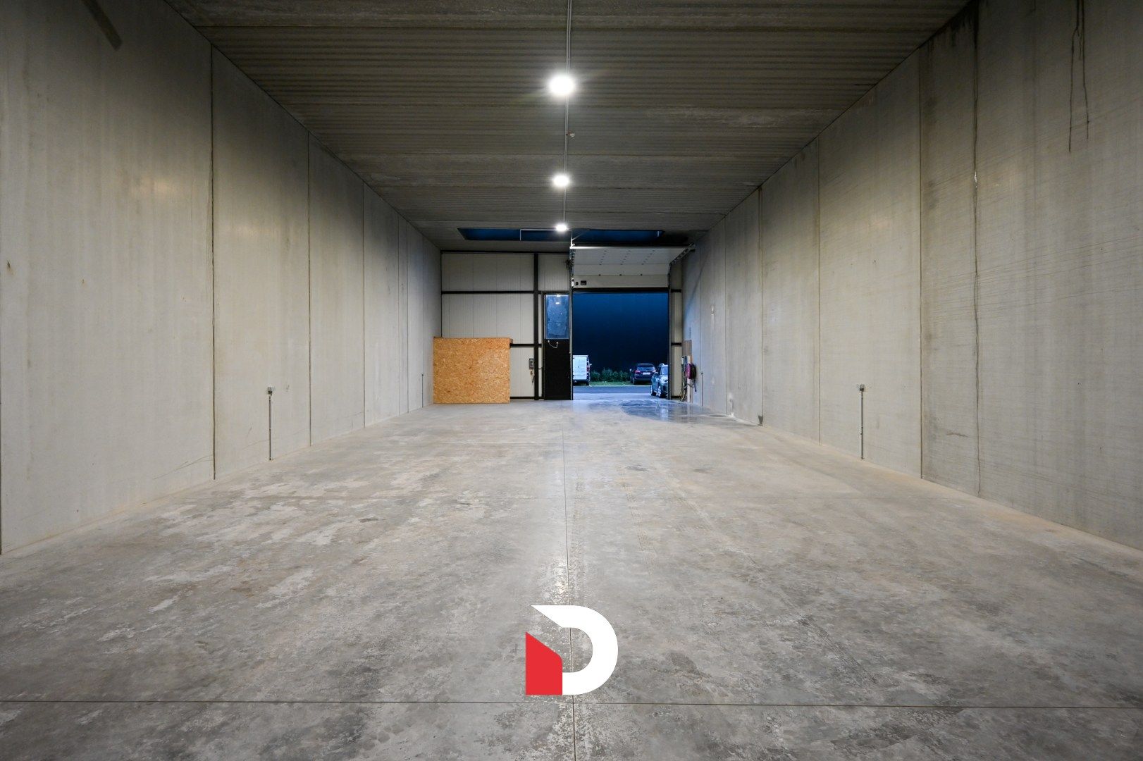 Recente KMO-unit met 2 parkeerplaatsen op toplocatie te Brugge foto 5