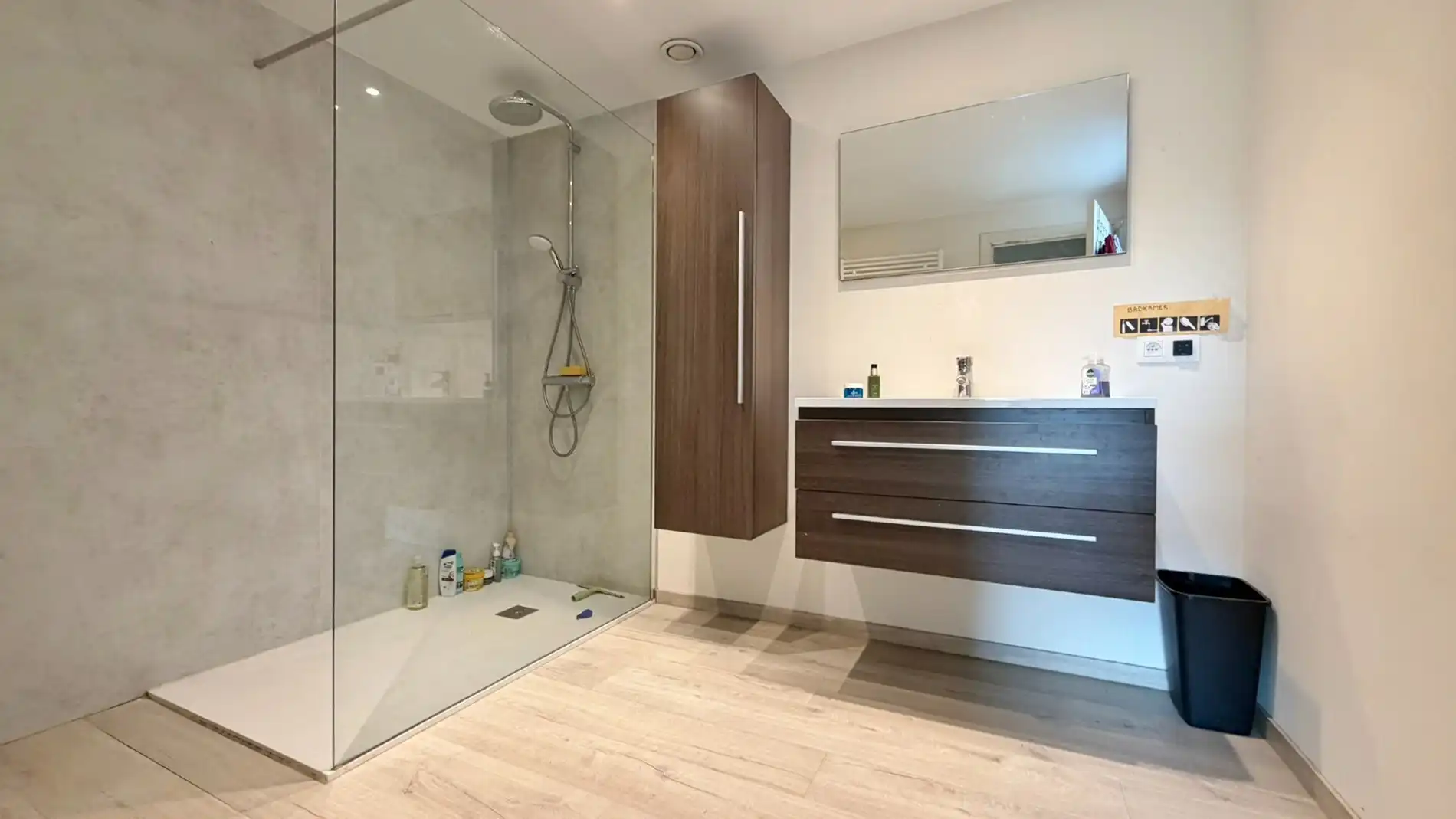 Ruime landelijk gelegen woning met zonnige tuin en garage  foto 9