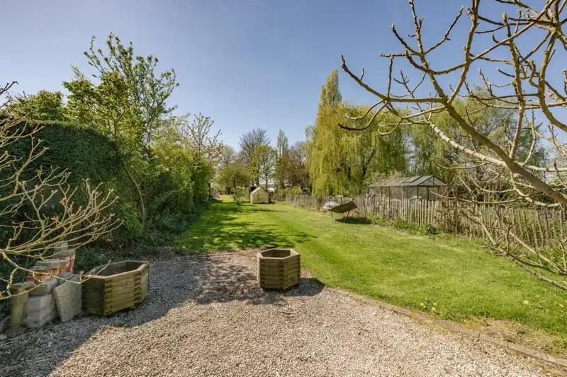 🏡 Charmante gezinswoning met zonnige tuin en polyvalent bijgebouw in Sint-Eloois-Vijve 🌿 foto 22