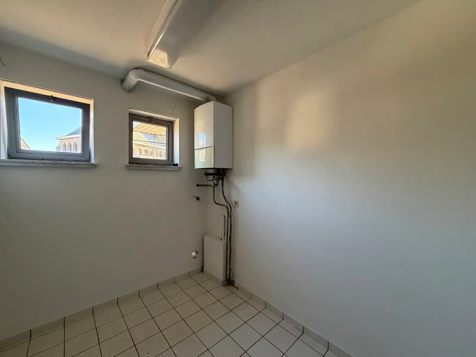 Ruim 3 slpk appartement te huur in Hechtel-Eksel foto 7