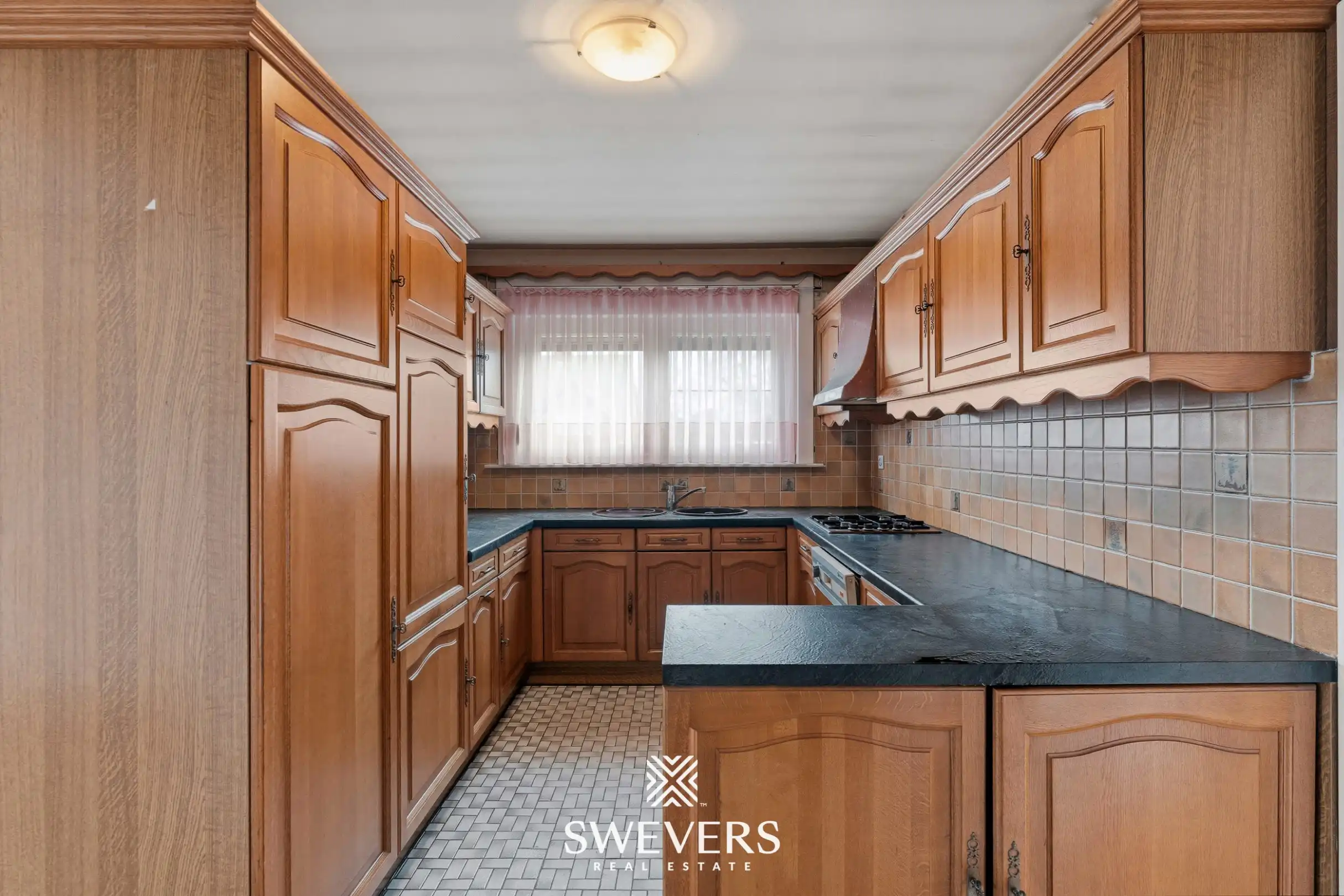 Bel-etage woning, 3 slpk, met aansluitende weide en vergunde stallingen en aparte weide, in totaal op 85a52ca foto 10