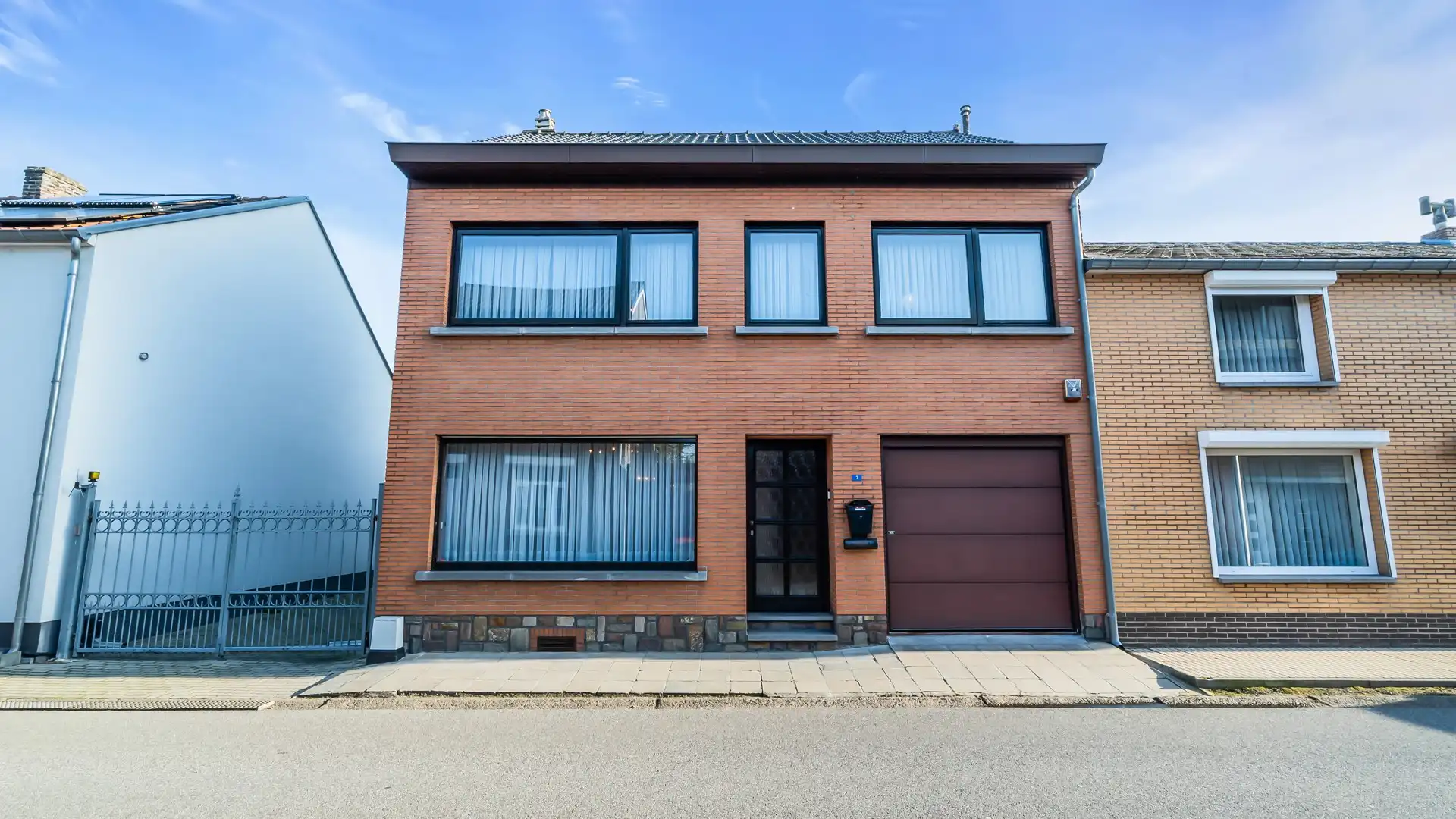 Hoofdfoto van de publicatie: RUIME WONING MET KARAKTER EN TAL VAN MOGELIJKHEDEN, VLAKBIJ HET CENTRUM VAN LANAKEN EN MAASTRICHT