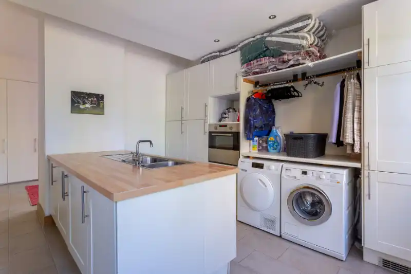Unieke karaktervolle villa met parktuin, zwembad en een zee van ruimte,luxe alom! foto 50
