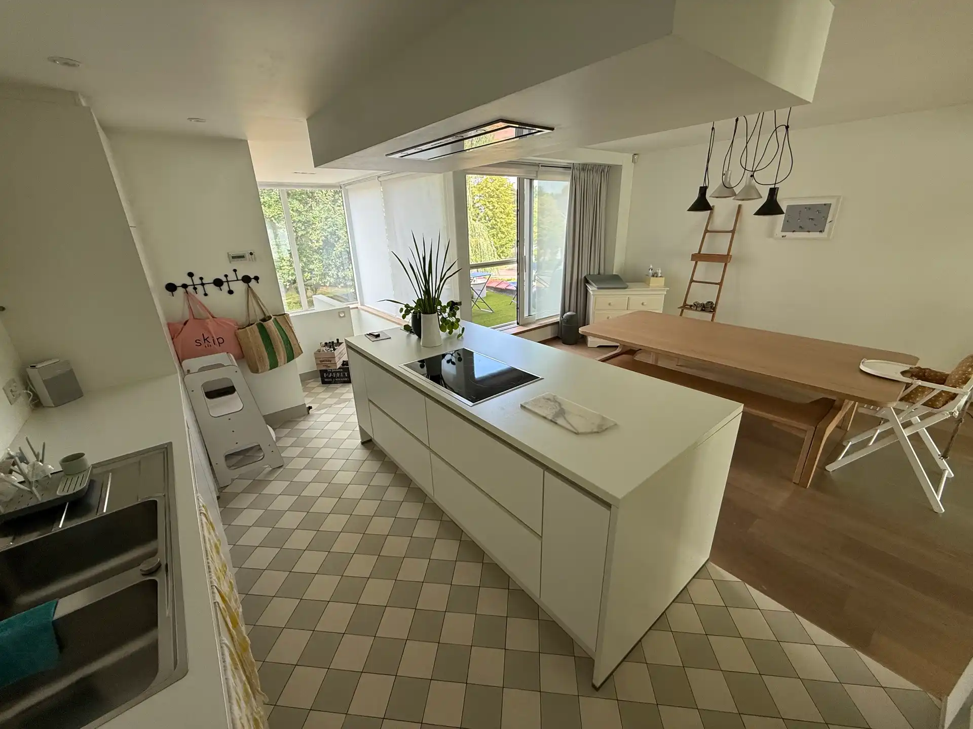 Duplex met 2 terrassen en tuin foto 4