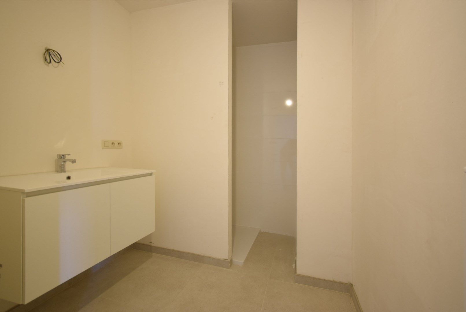 NIEUWBOUWAPPARTEMENT MET TWEE SLAAPKAMERS EN TERRAS foto 7