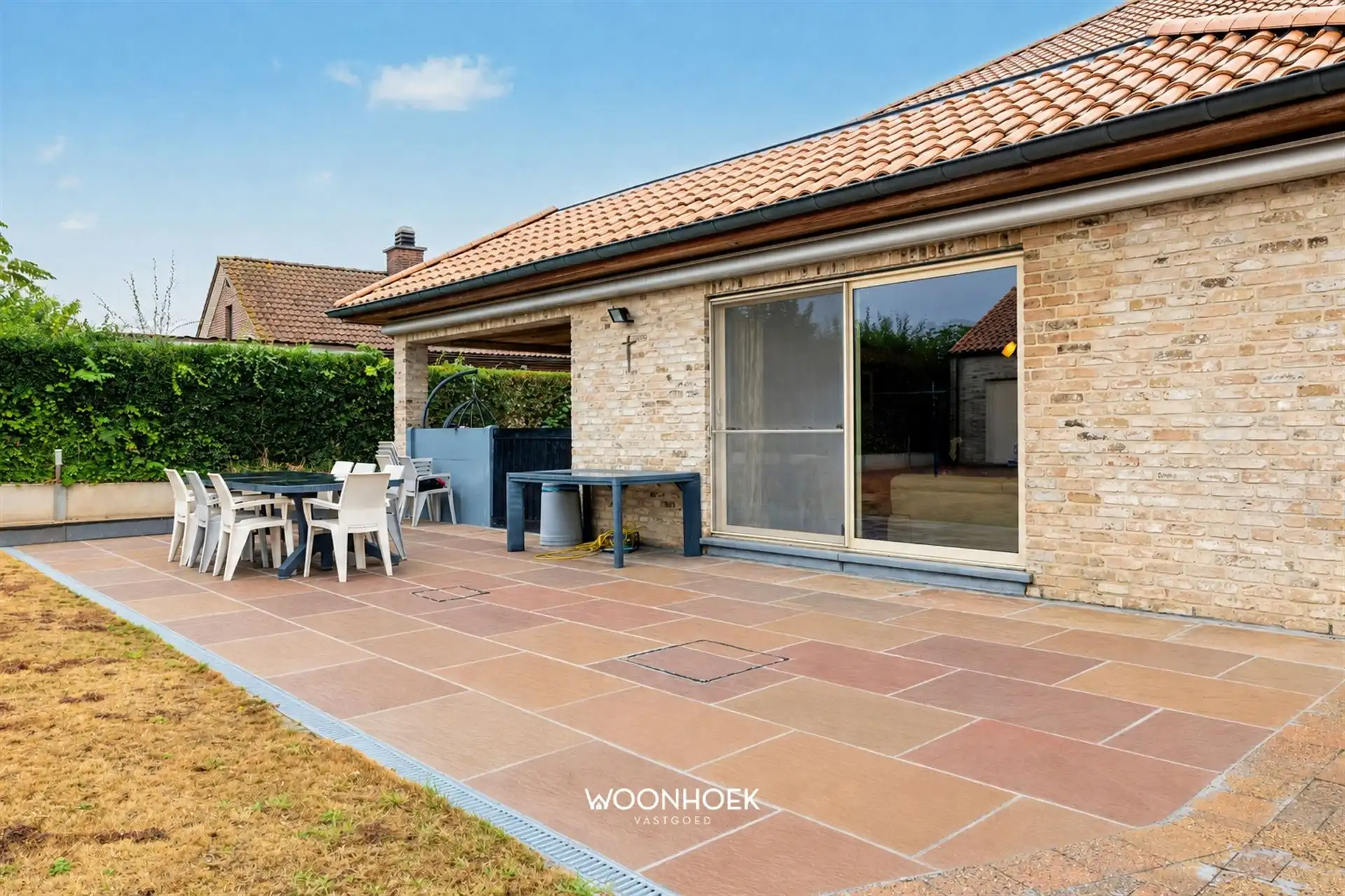 Exclusieve villa met panoramisch uitzicht en magazijn.  foto 26