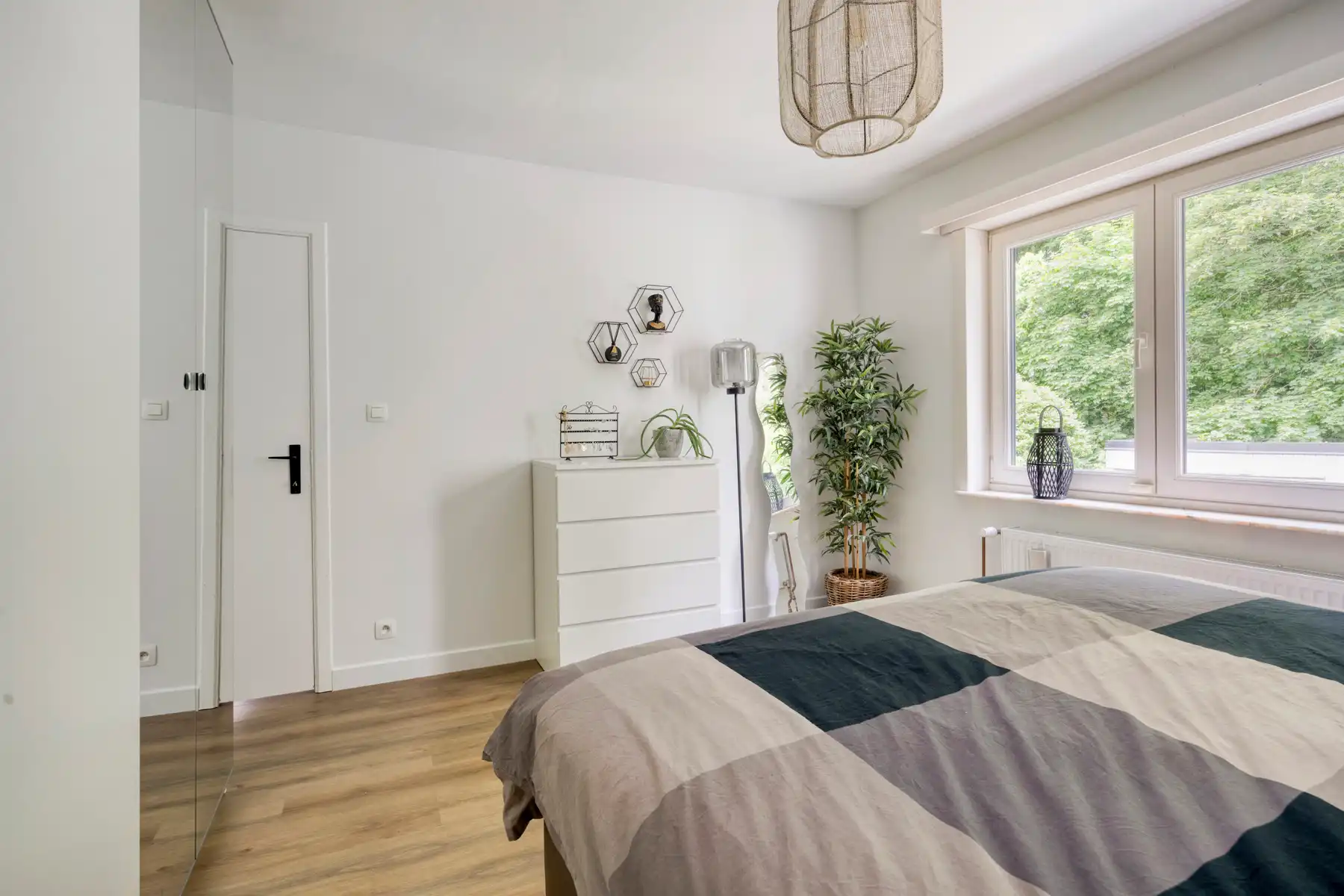 Instapklare woning met 4 slaapkamers en zicht op park foto 21