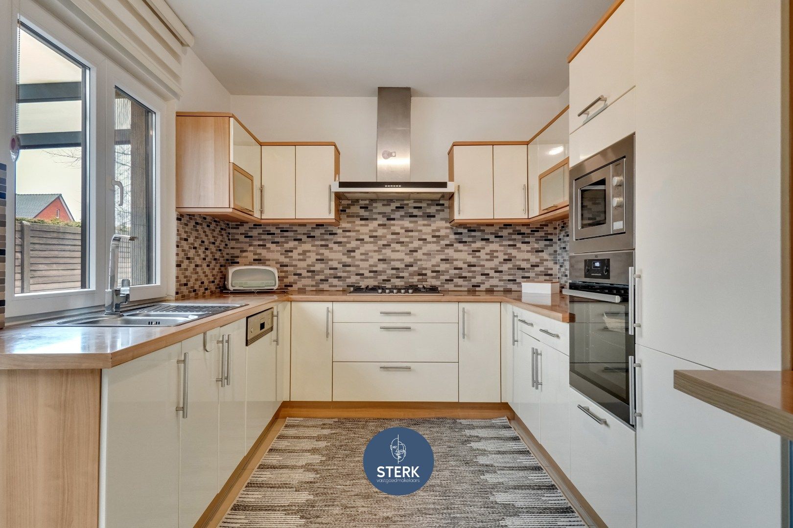 INSTAPKLARE GEZINSWONING MET 4 TOT 5 SLPKS NABIJ CENTRUM MAASMECHELEN !  foto 10