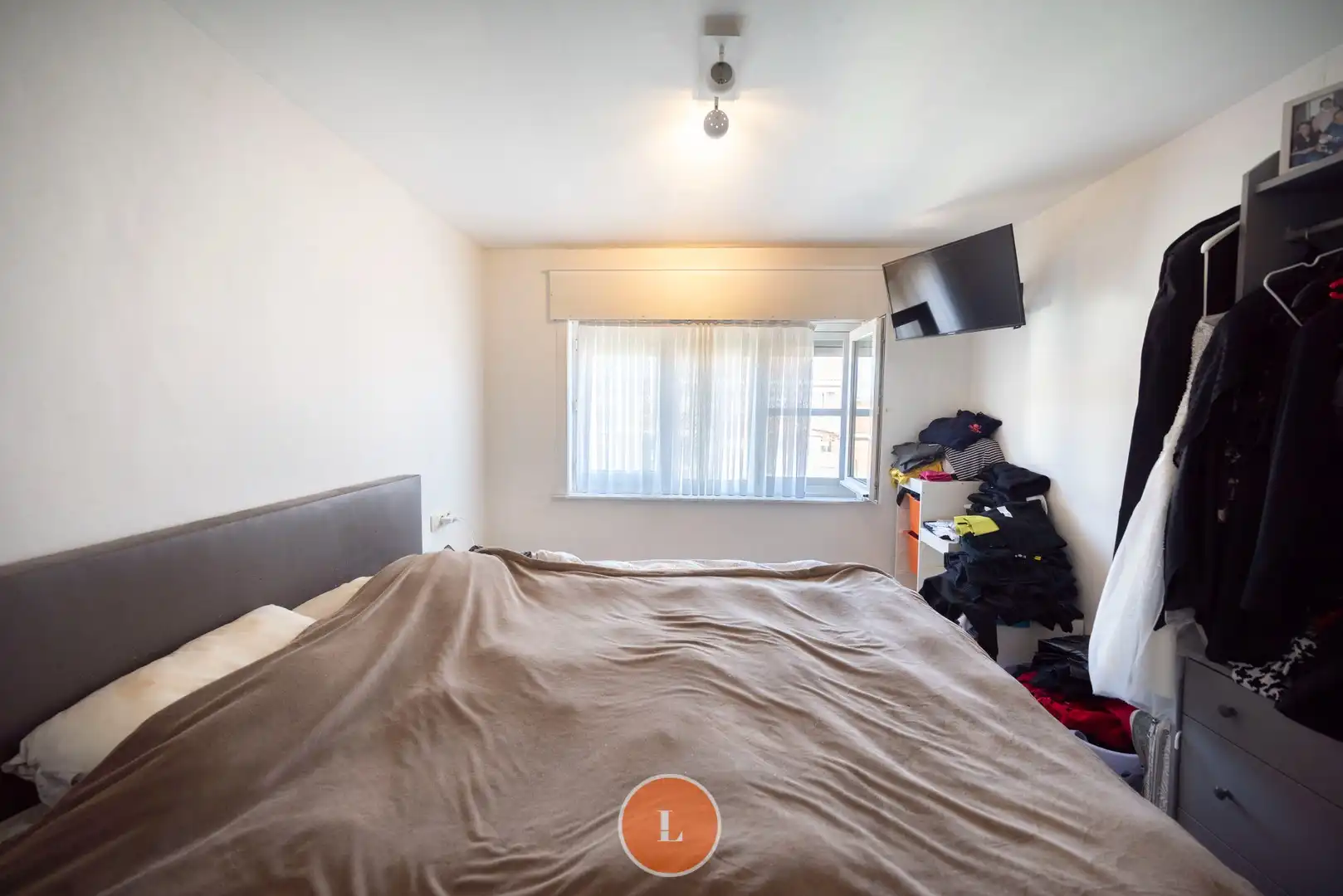 Deels te renoveren gezinswoning met 3 slaapkamers en garage. foto 11