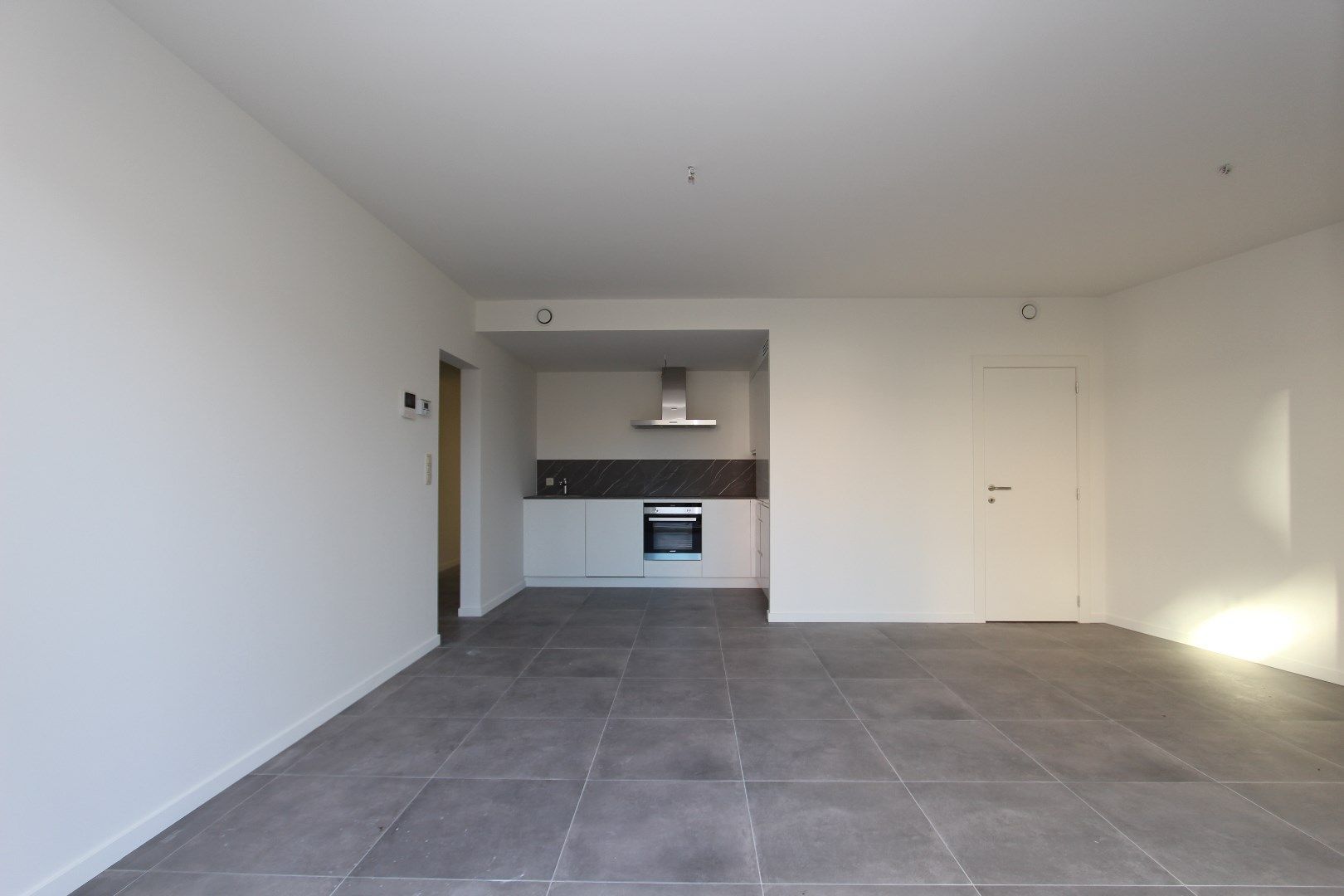 INSTAPKLAAR APPARTEMENT MET 3 SLAAPKAMERS EN GROOT TERRAS - 6% BTW mogelijk! foto 5