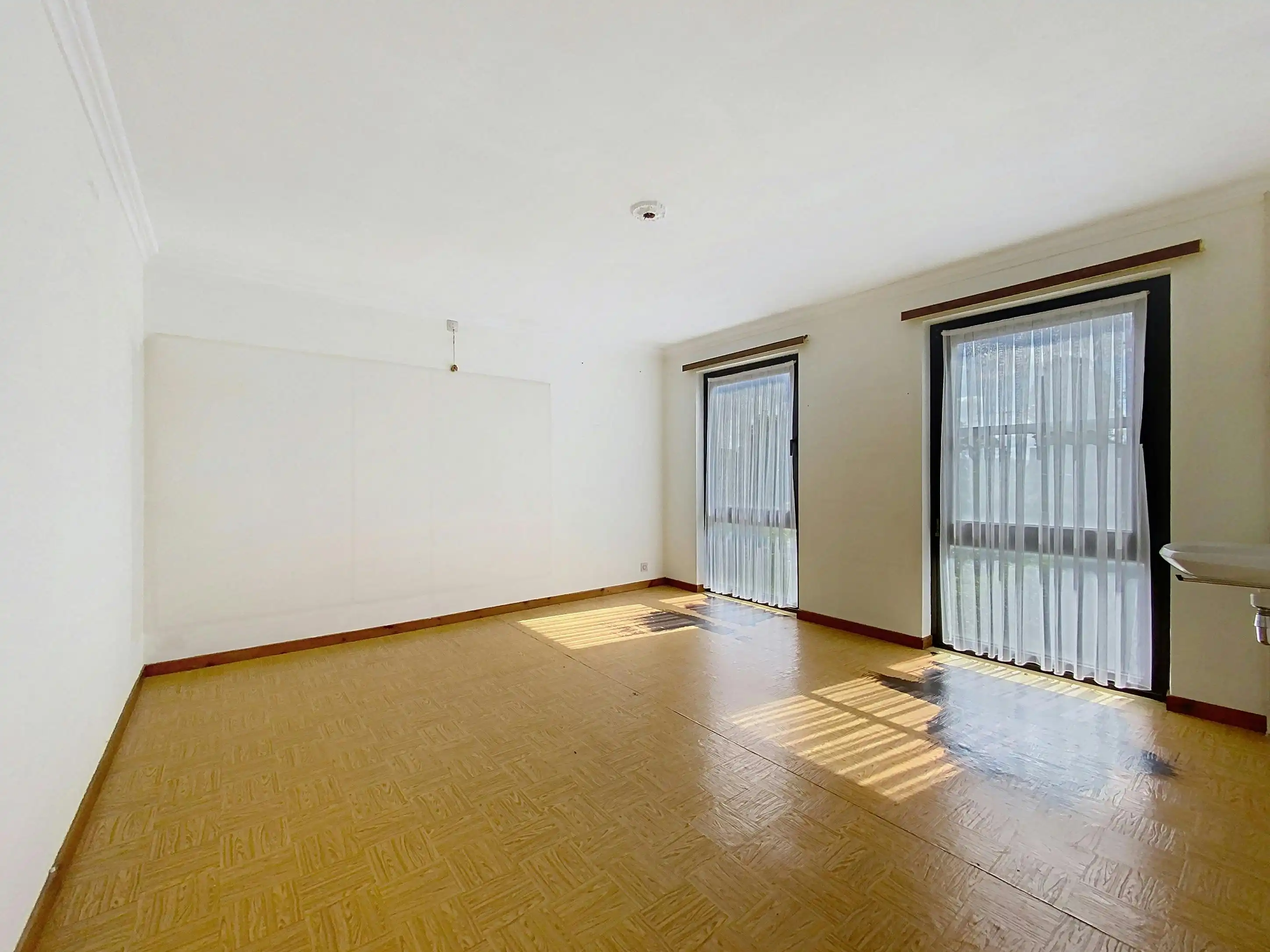 Te renoveren huis met 5 slaapkamers en tuin te koop in Heist foto 10