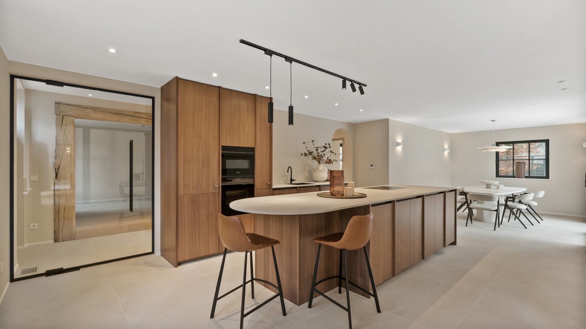 Exclusief hippisch eigendom met binnen- en buitenpiste, paardenstallen foto 18