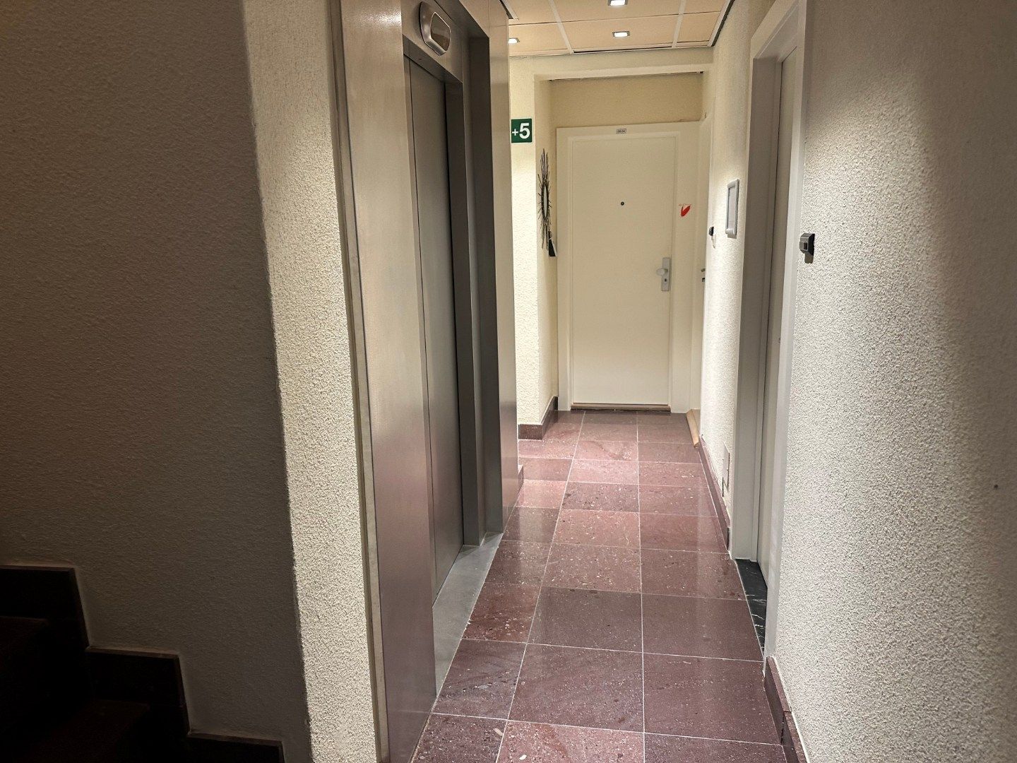 Exclusief luxe   3 slpk.  appartement met frontaal zeezicht en centraal op Zeedijk .    3  terrassen !  Direct aan het strand op topligging! foto 28