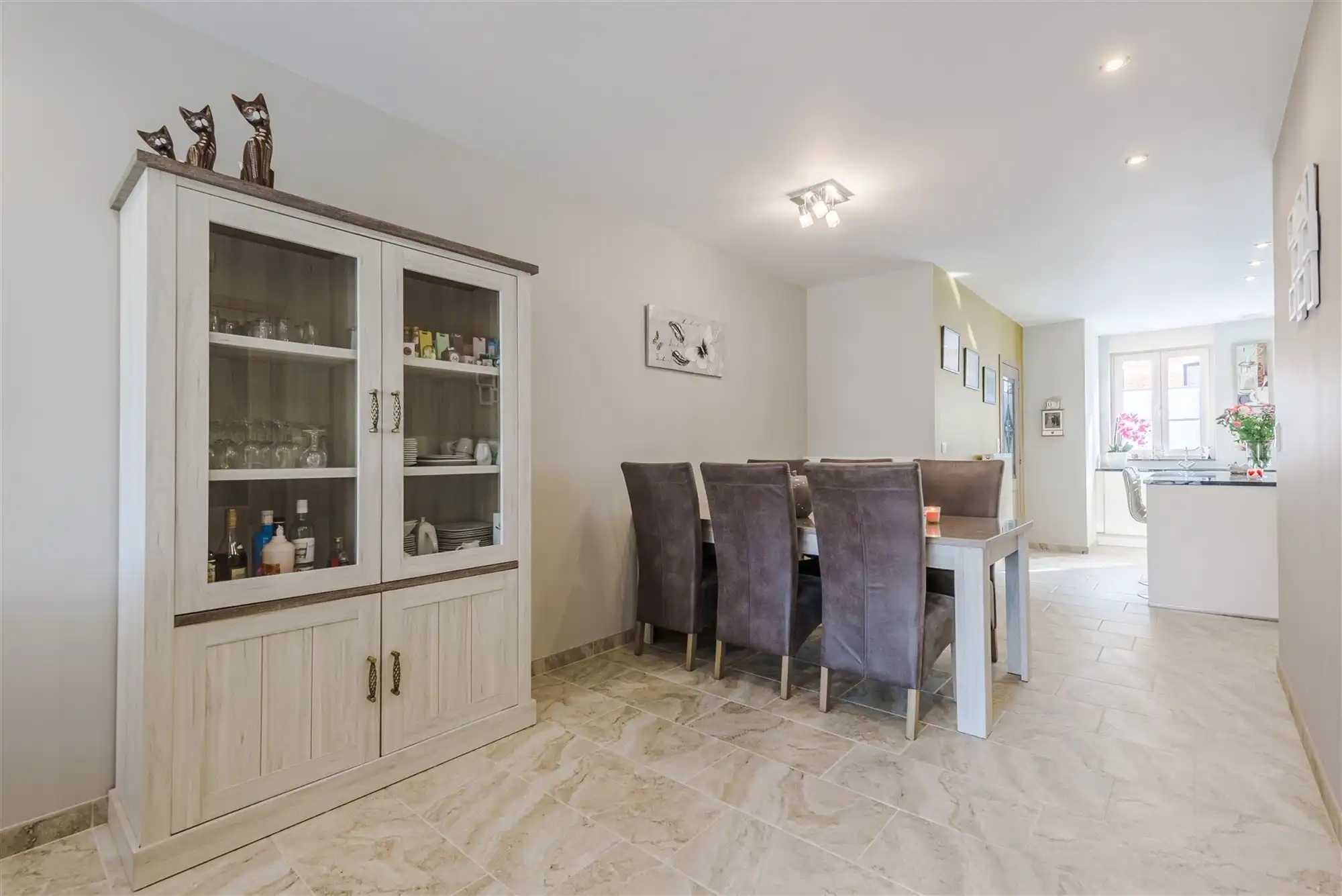 Kwaliteitsvol instapklaar huis met 3 slpks, 2 badks en tuin foto 11