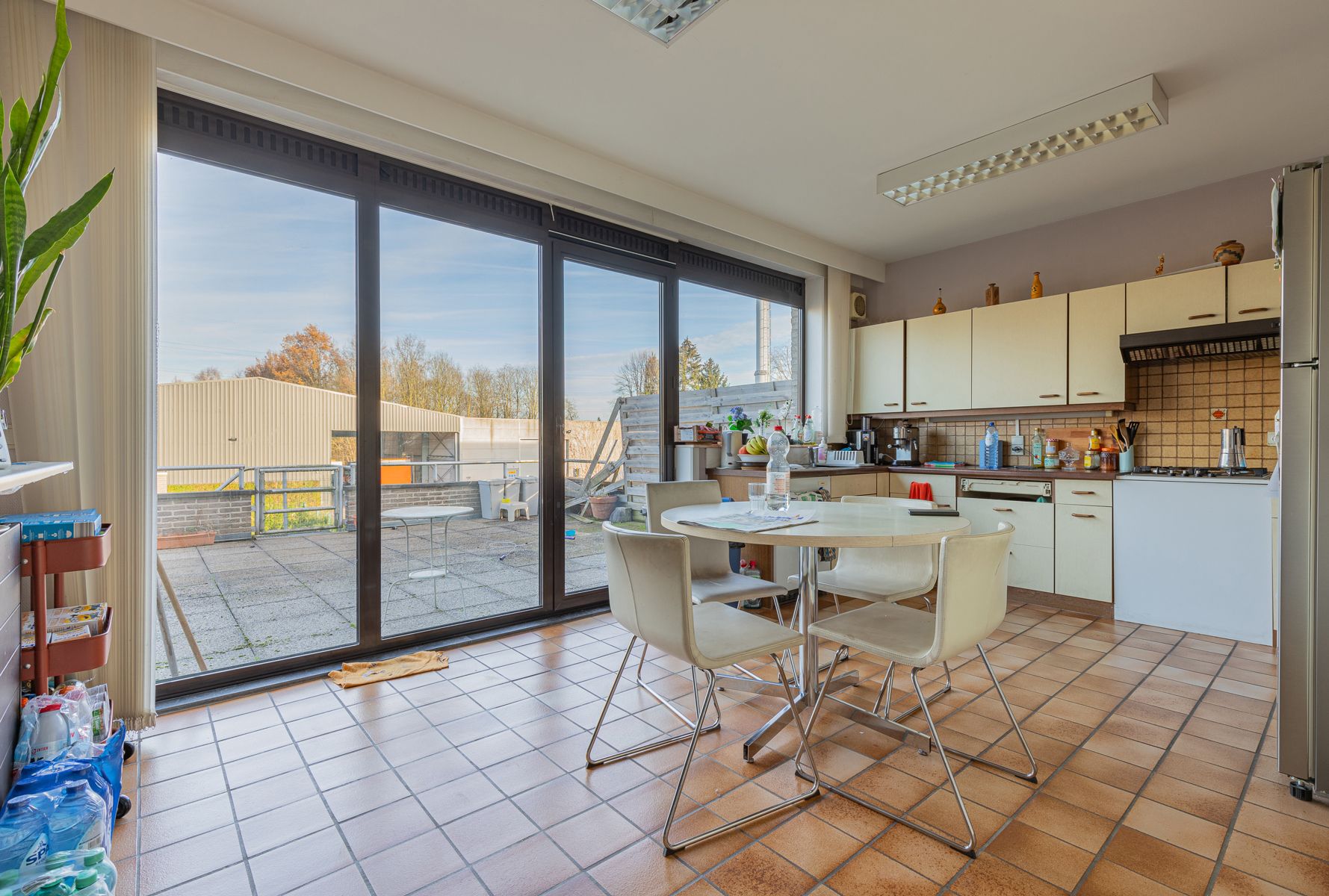 Polyvalent gebouw met appartement in hartje Malderen foto 13