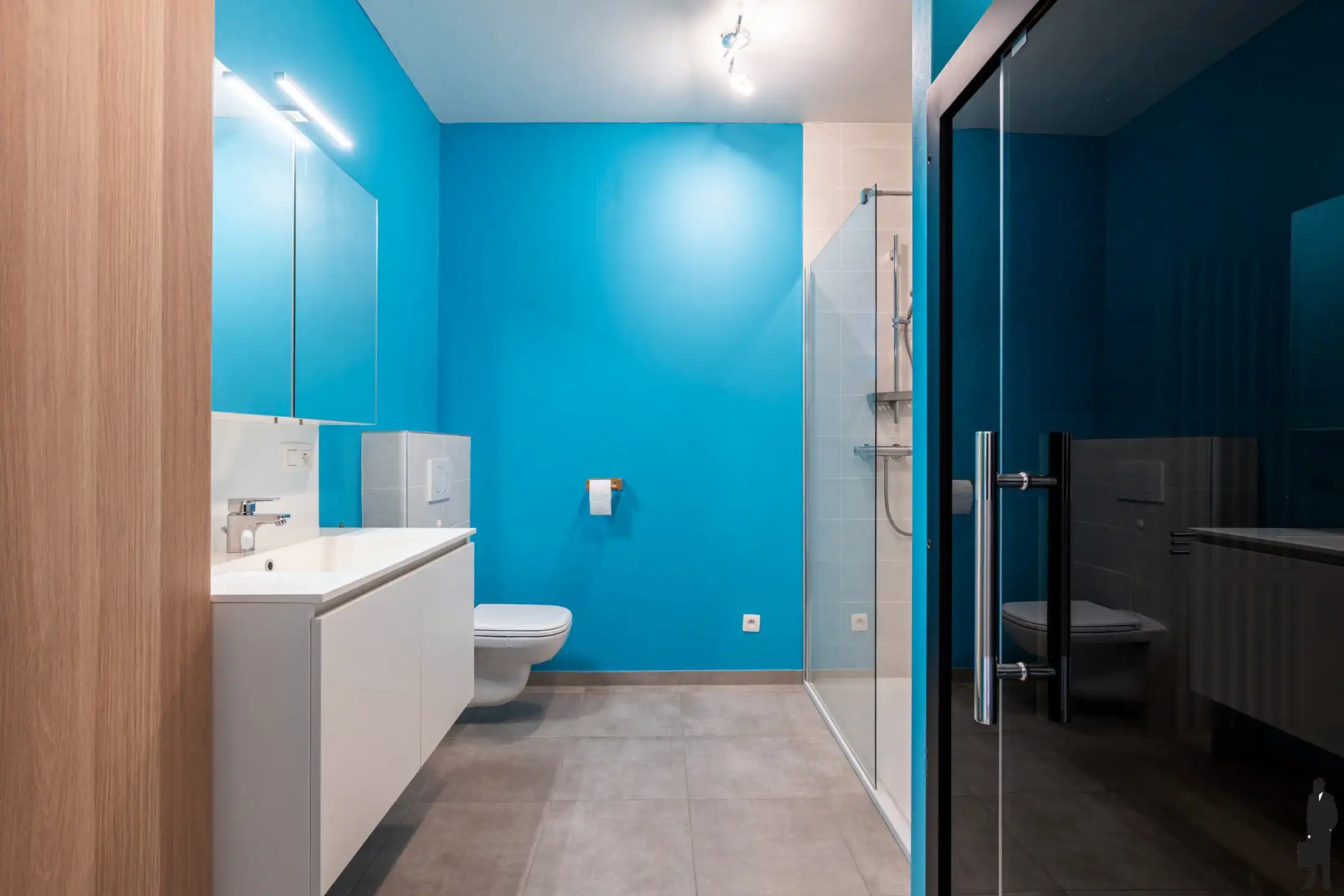 Instapklaar gelijkvloers appartement met tuin en carport foto 9