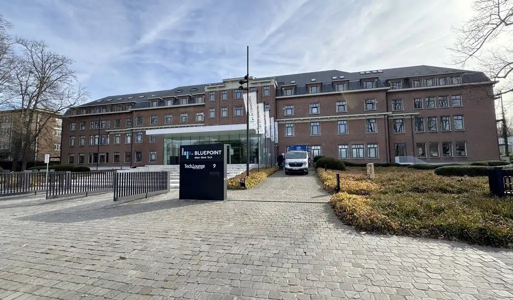 Full-service kantoorruimte in BluePoint Business Center foto 16