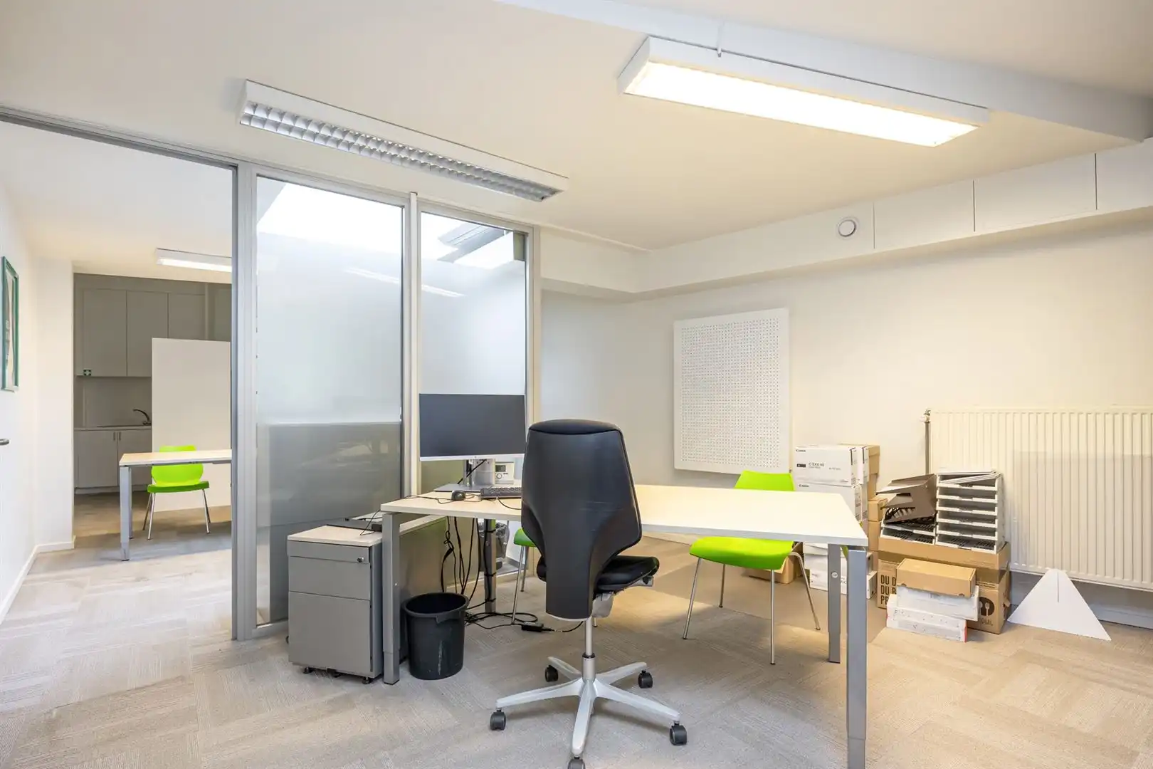 Lichtrijke kantoorruimte in het hartje van Opwijk. foto 6