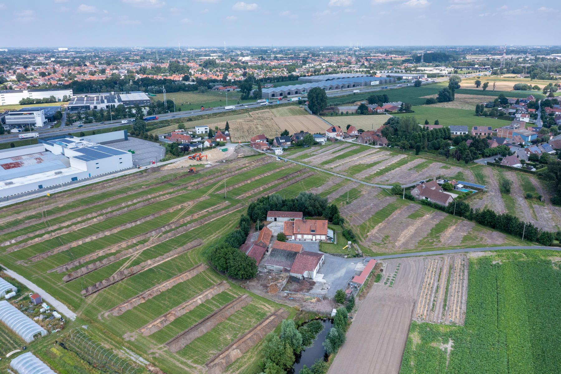 Landelijke, halfopen woning foto 4