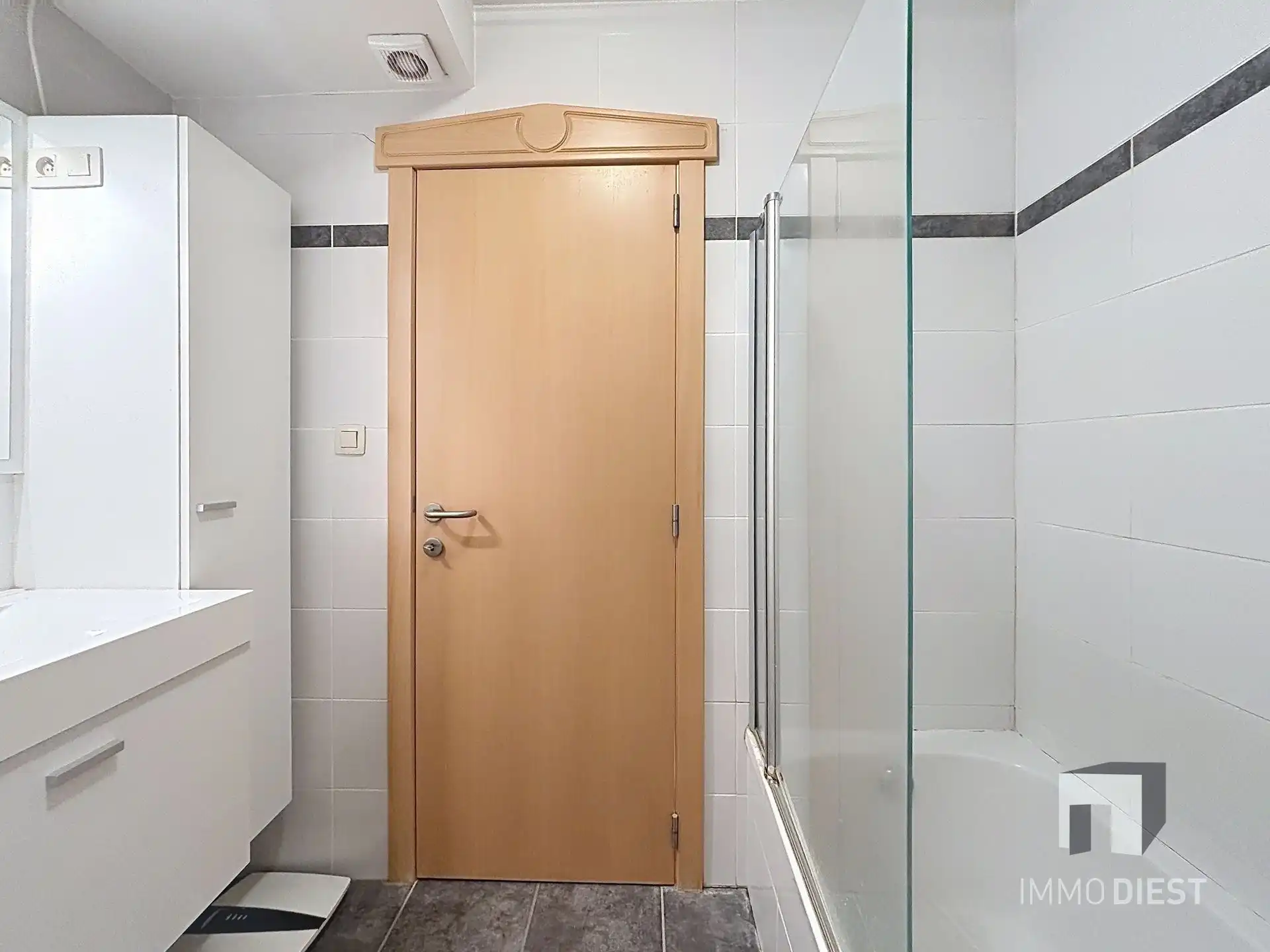 Knap duplexappartement badend in licht op gunstige ligging in Zichem. foto 25