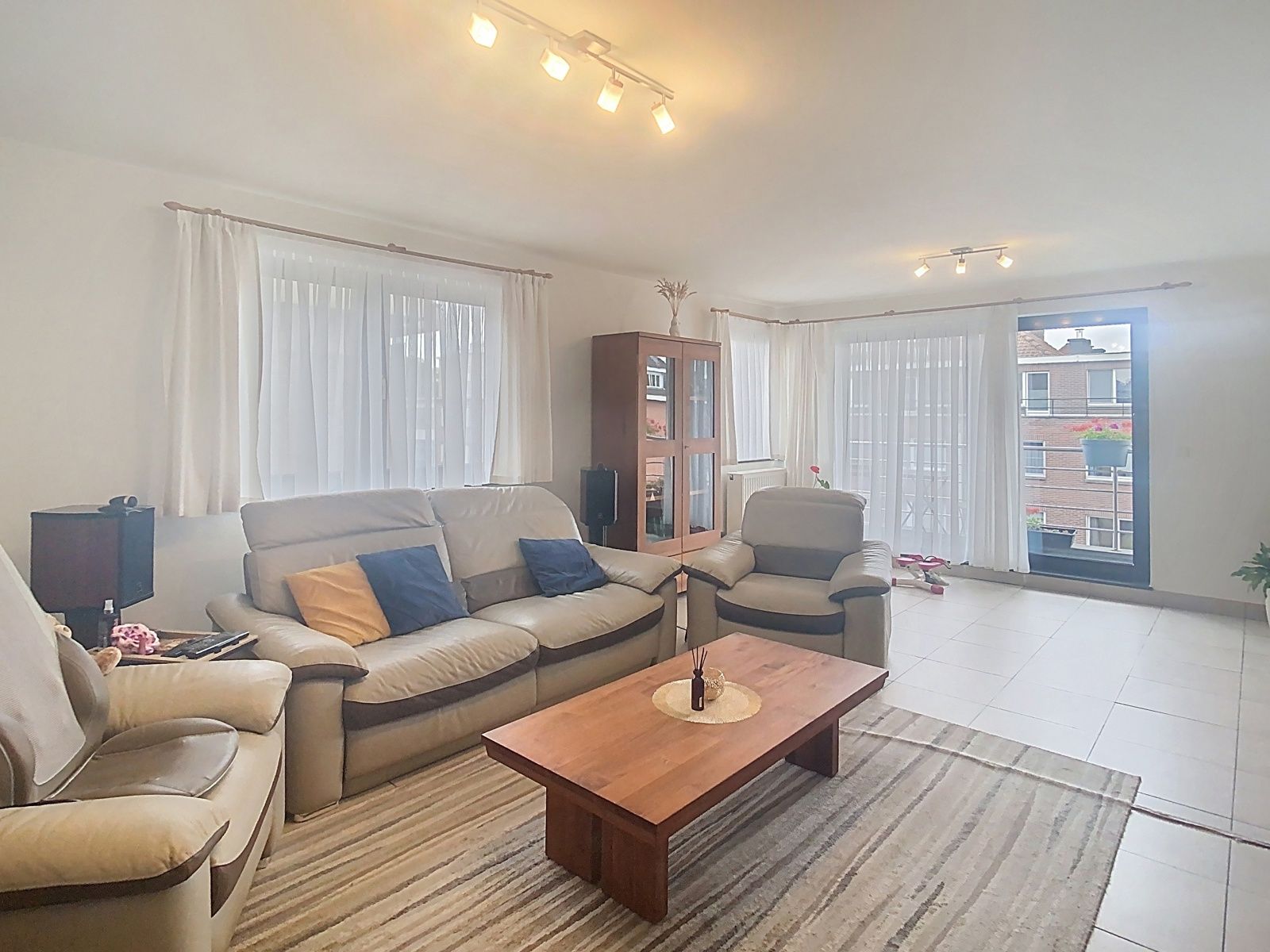 Appartement te huur foto {{pictureIndex}}