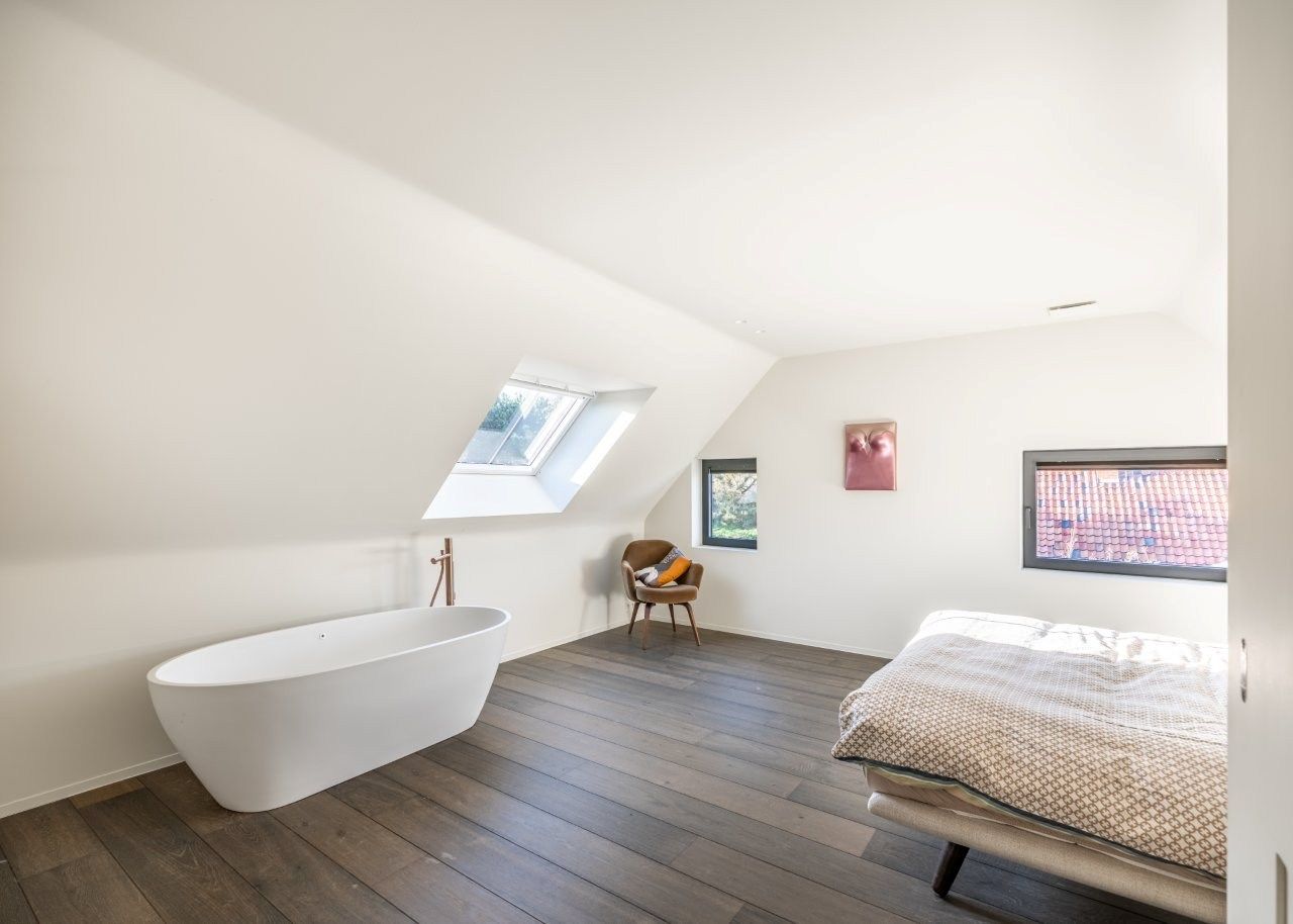 Gerenoveerde villa met 5 slaapkamers foto 26