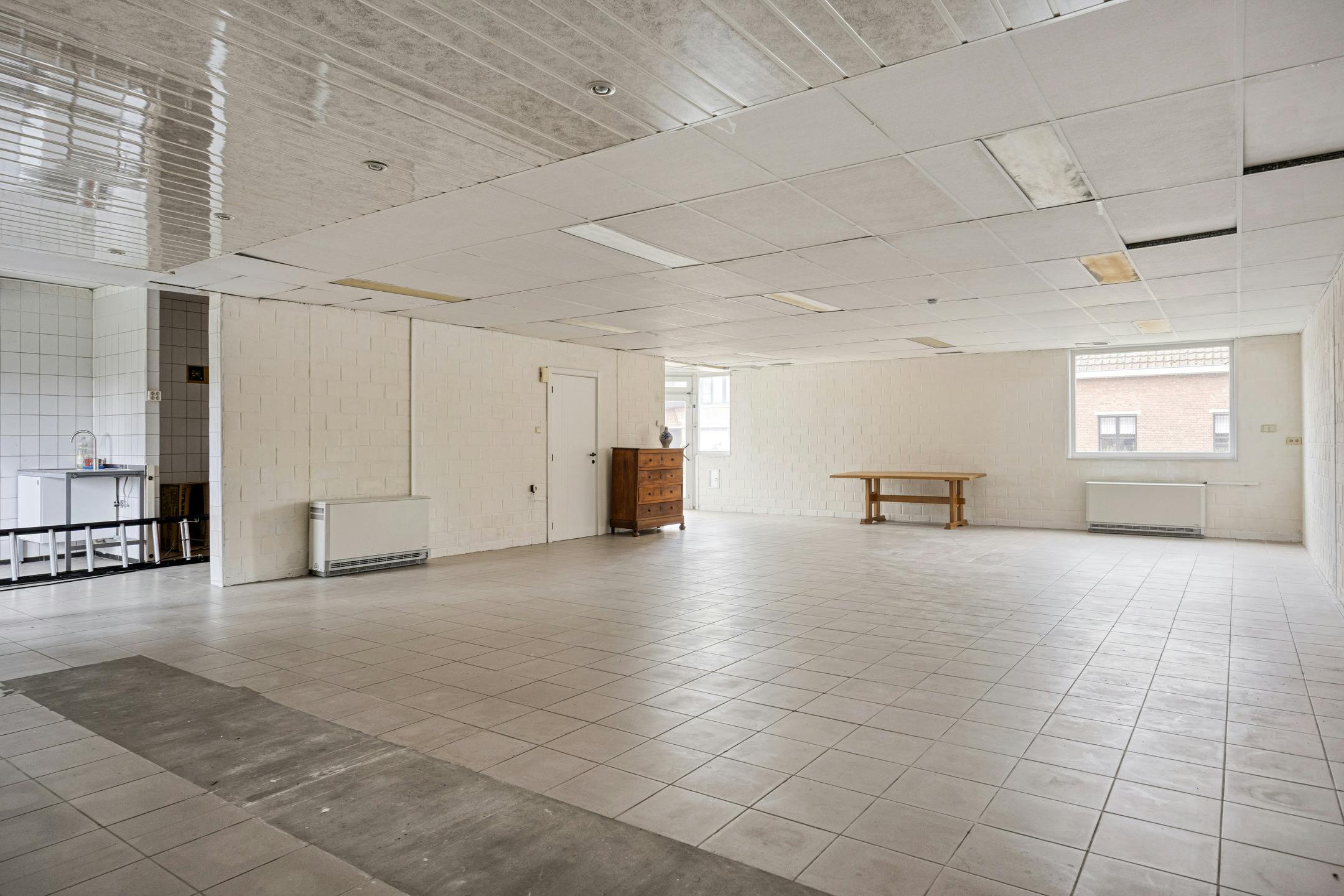 Ruime woning met tuin en handelsruimte of kantoor op glvl foto 25