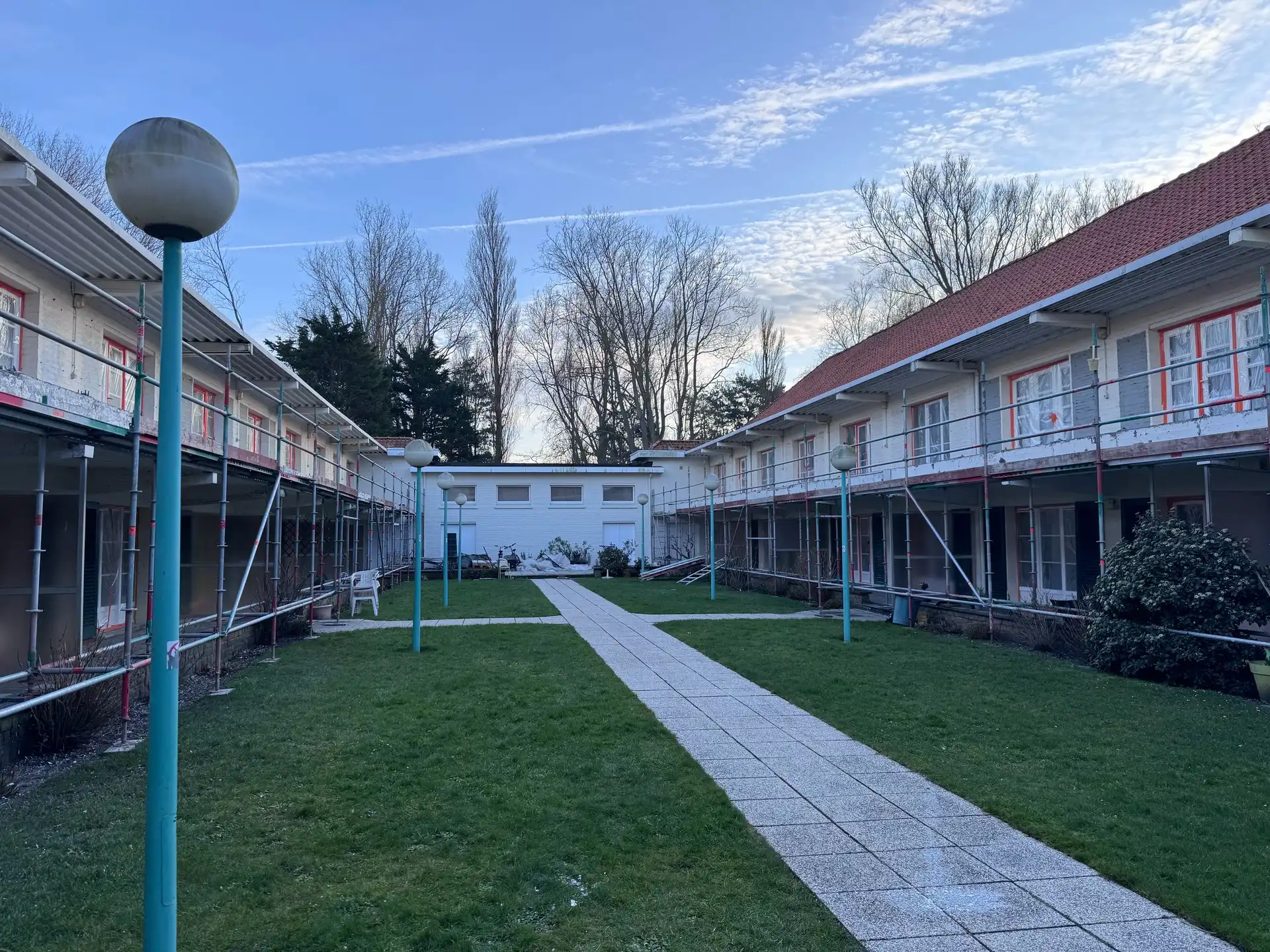 Instapklaar appartement met twee slaapkamers en afgewerkt met oog voor hedendaags wooncomfort. foto 7