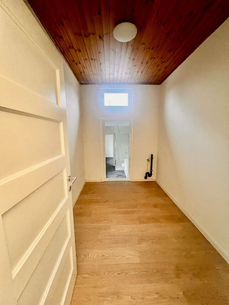 Stijlvol gerenoveerde woning te huur in hartje Bilzen! foto 8