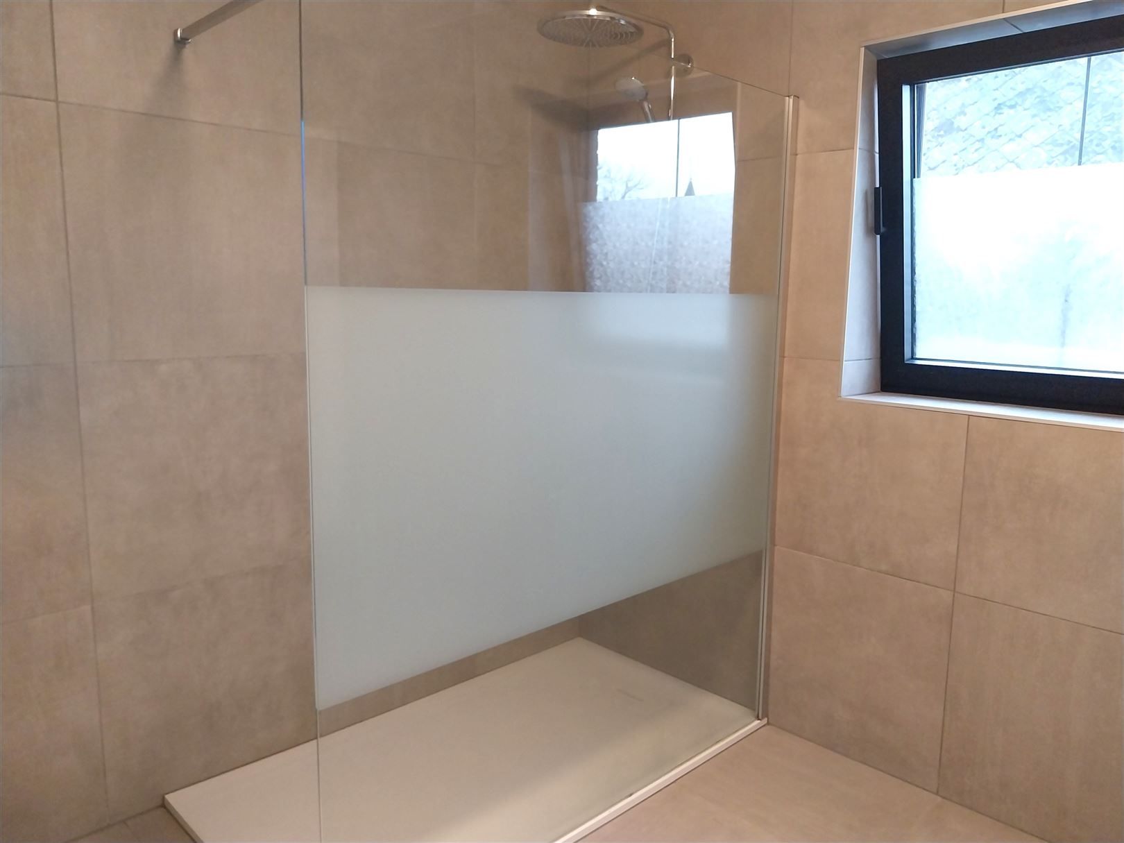 TE HUUR: Vrijstaande woning met 3 slaapkamers te Pelt! foto 16