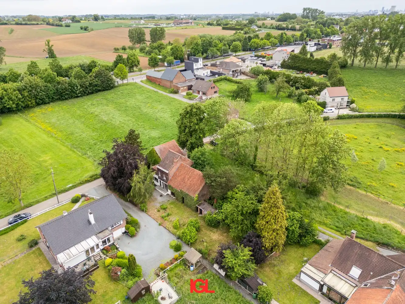Hoofdfoto van de publicatie: Hoeve met fantastisch potentieel in groene omgeving op 12a90ca!