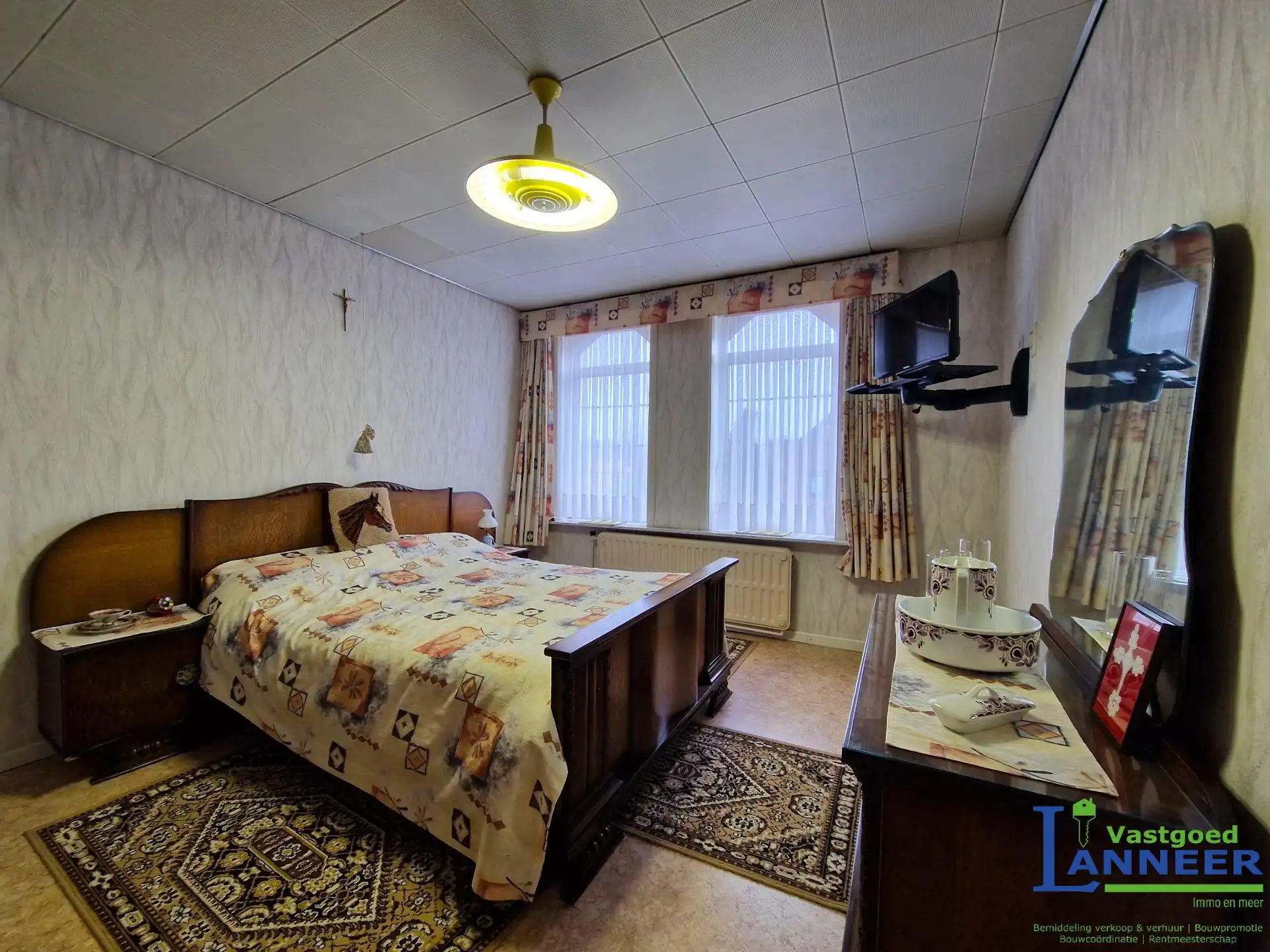 Woning met grote garage, 4 slpkmrs en diverse bijgebouwen foto 20