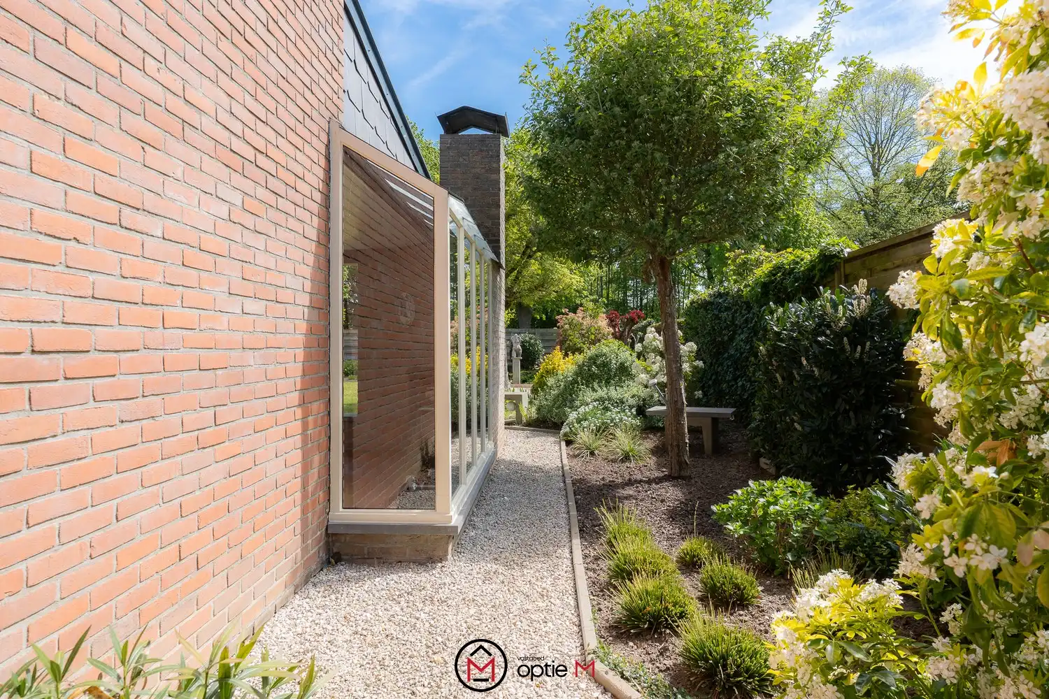 Instapklare woning te koop met mooie tuin in Stevoort foto 17