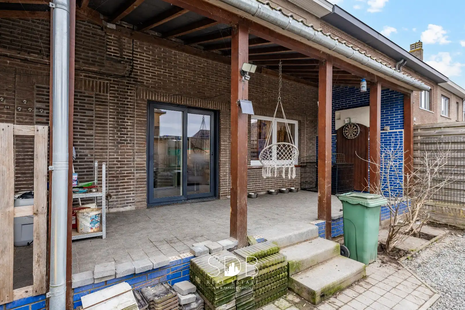 Instapklare half open bebouwing met gezinstuin foto 22