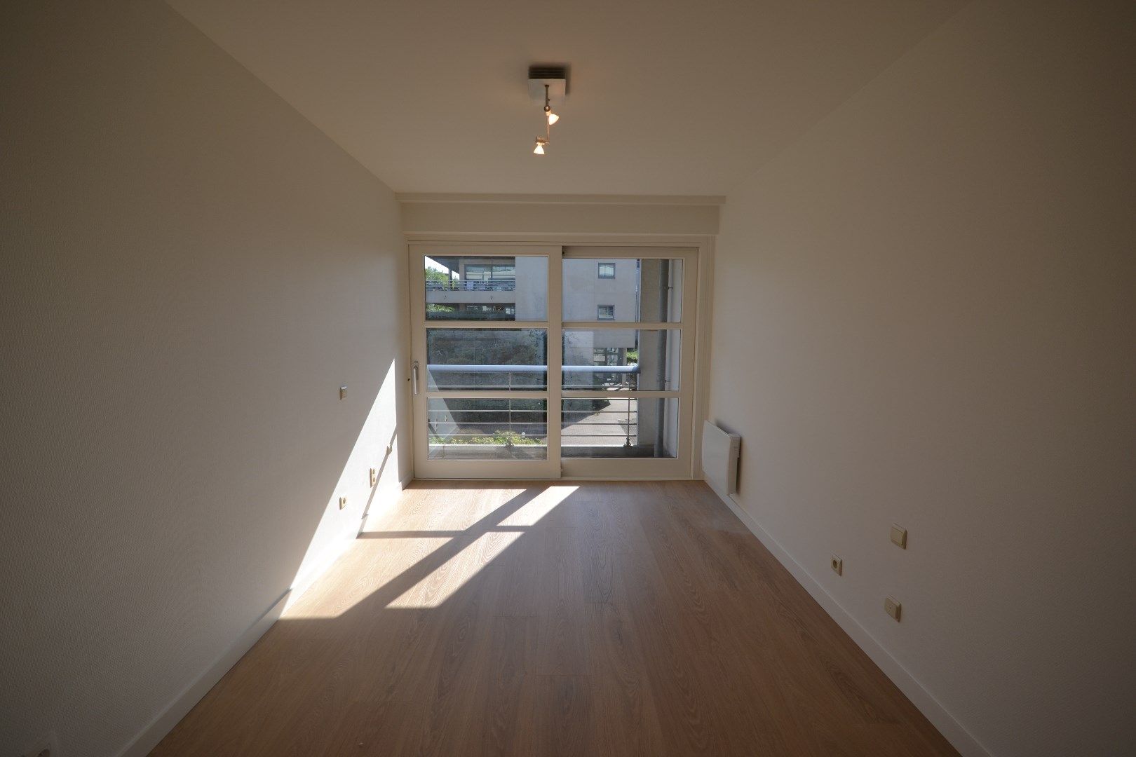 Volledig gerenoveerd 2 slaapkamer appartement met vrij uitzicht te Oostduinkerke-bad! foto 8