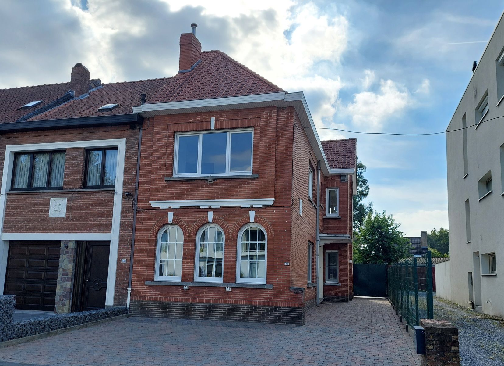 Ruime gezinswoning met 3 slaapkamers en aangename tuin foto 1