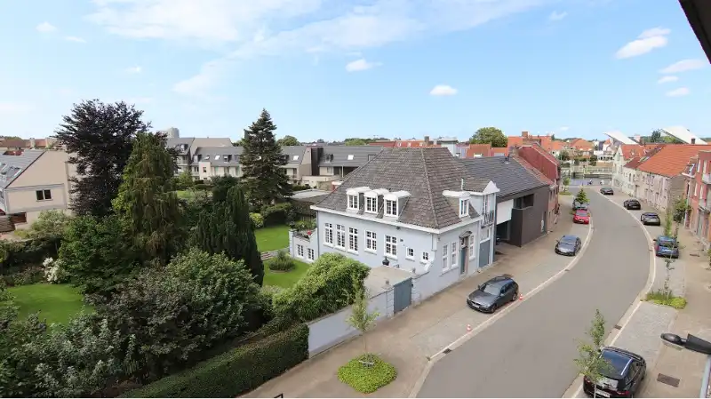 Ruim 2-slaapkamerappartement met TERRAS te huur in Brugge foto 11