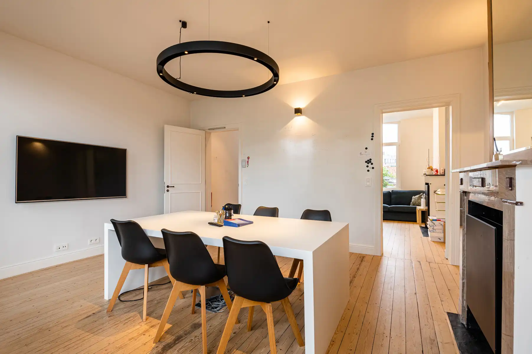 Stijlvolle 'all in' kantoorruimte in een volledig gerenoveerde herenwoning foto 4