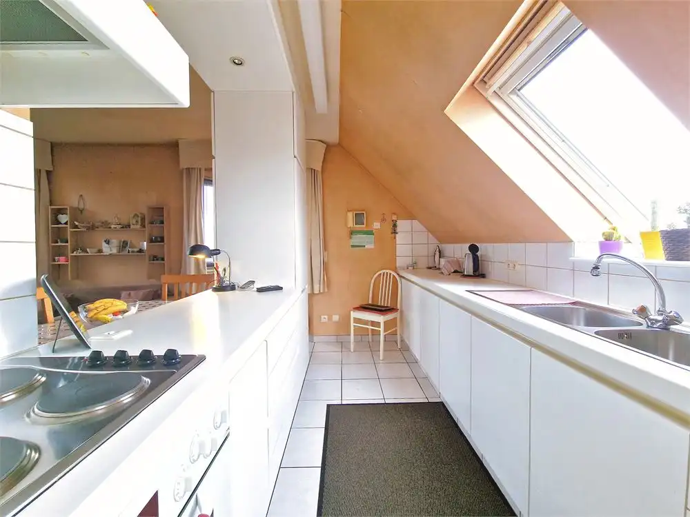 Topligging! Ruim en lichtrijk app. + uniek zicht foto 4