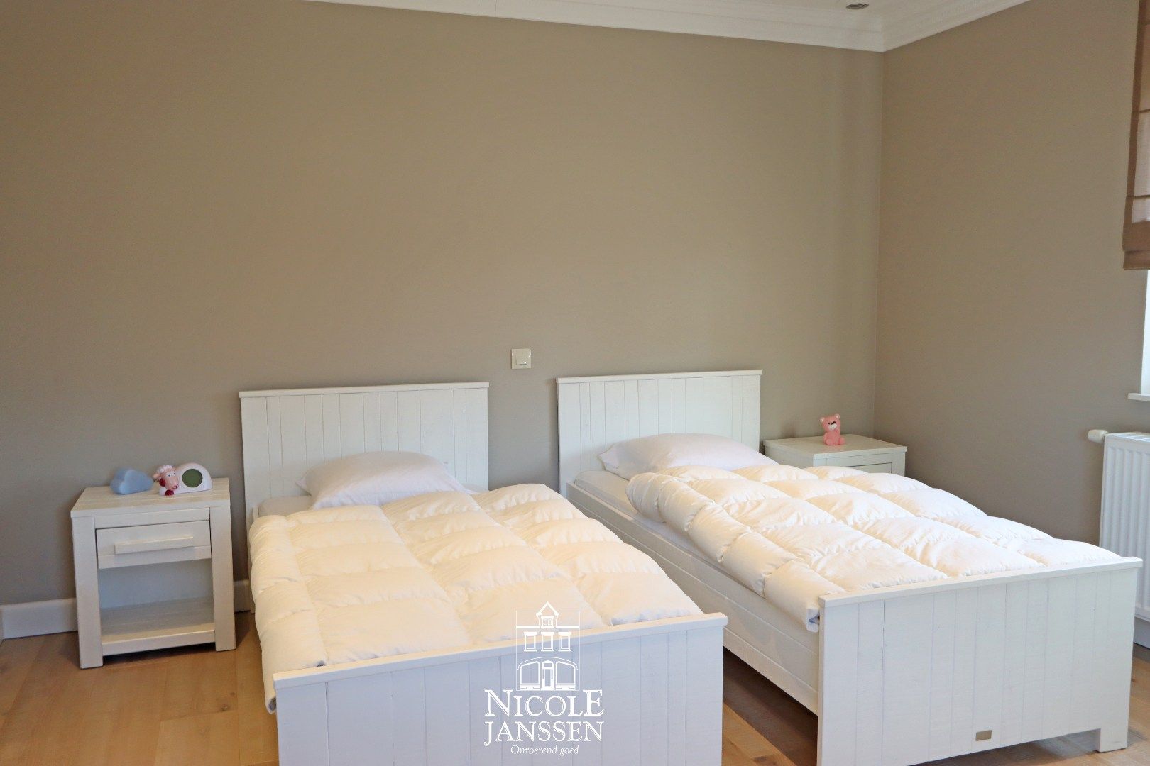 Ruime halfvrijstaande woning  foto 12