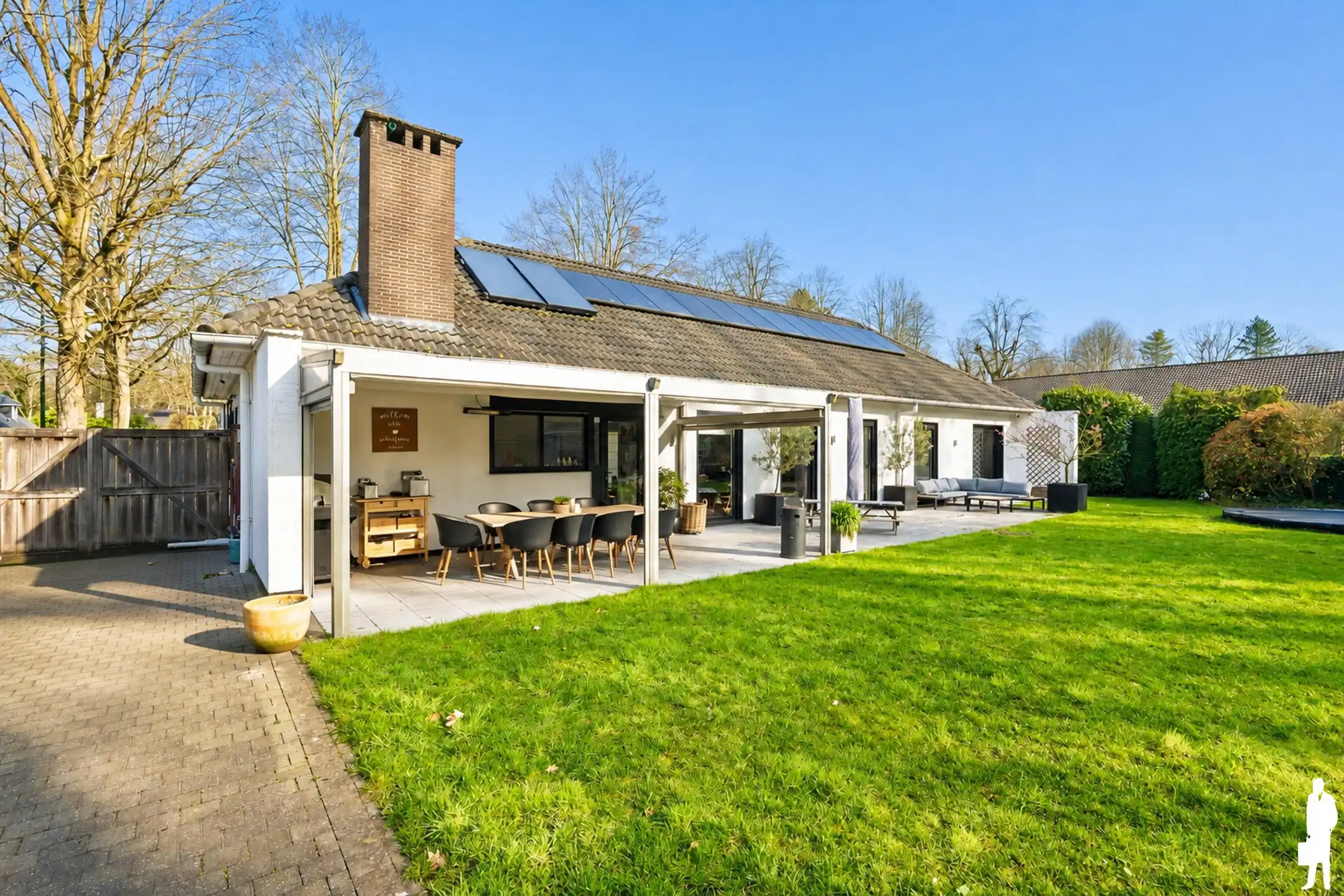 Instapklare gelijkvloerse villa op toplocatie (ca. 2.028 m²) foto 3