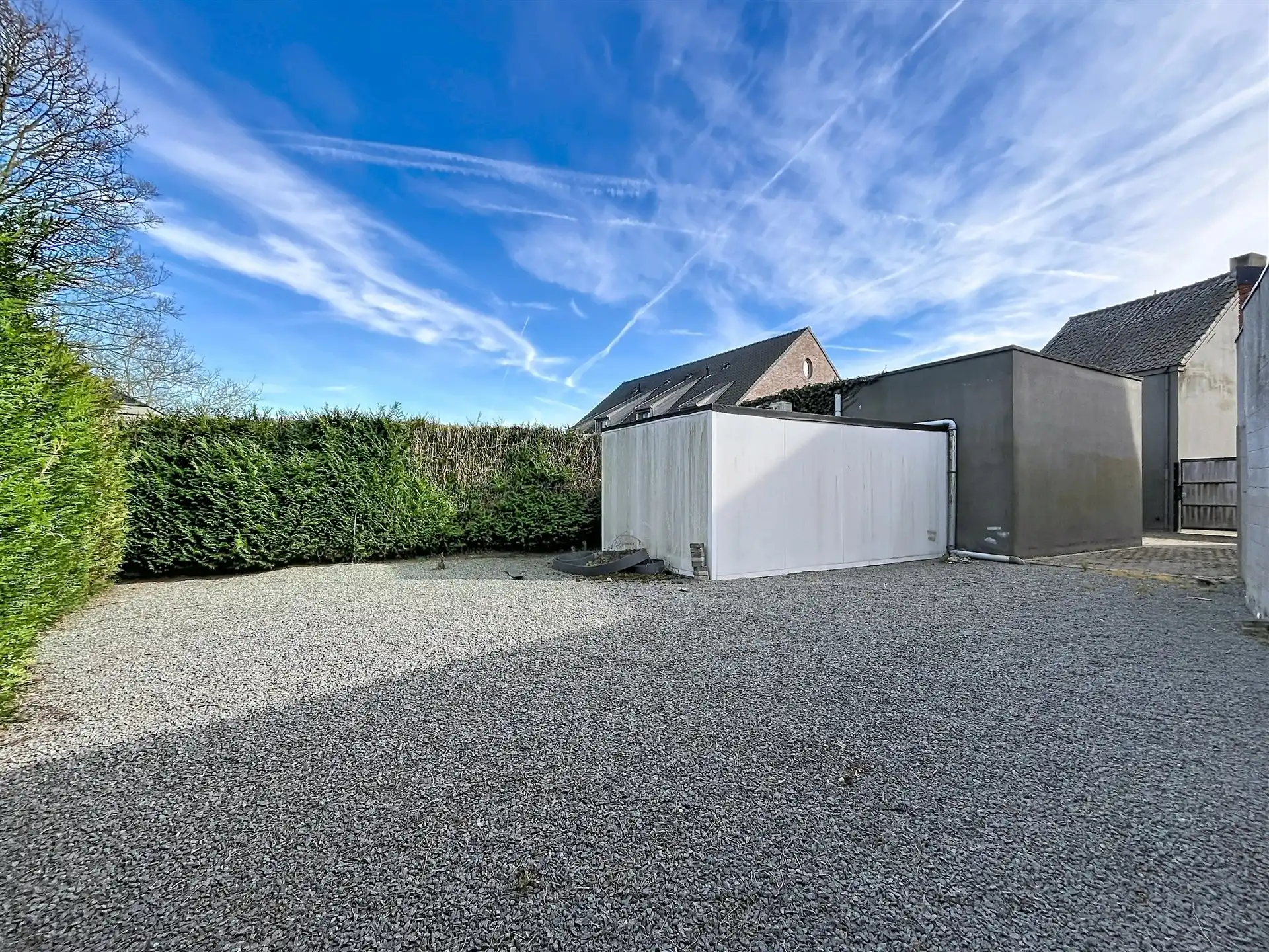 Half open bebouwing op perceel van 330m²  foto 3