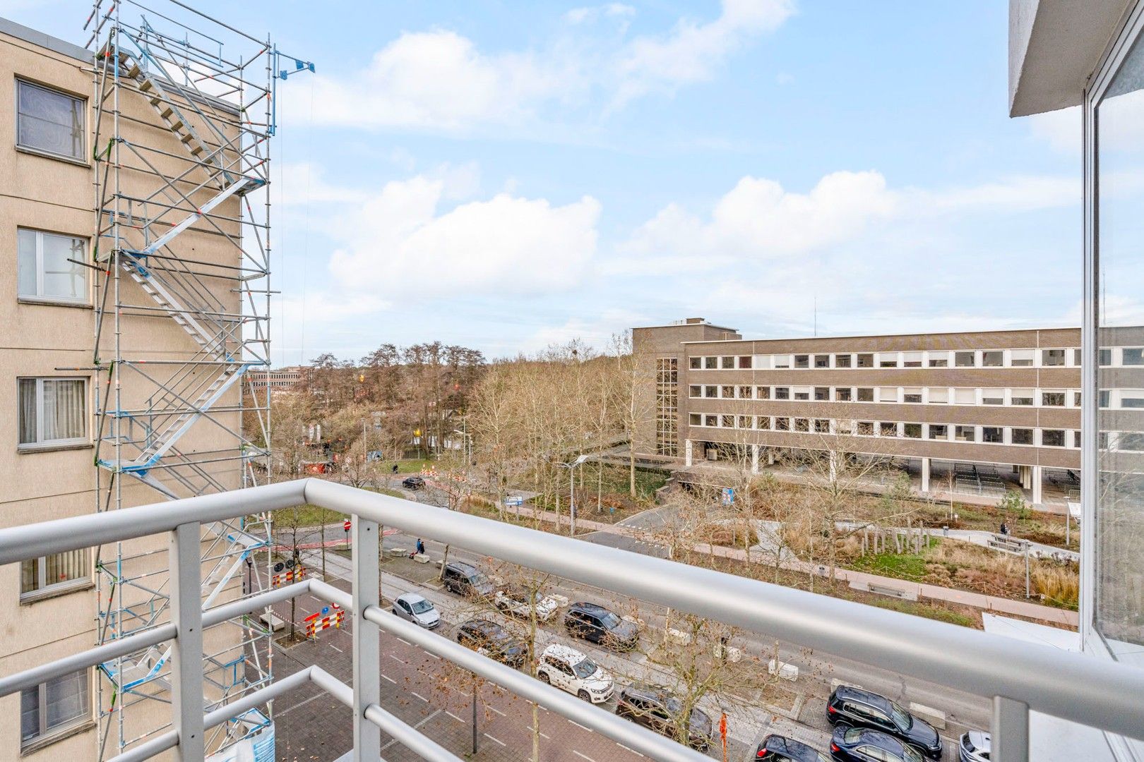 Aangenaam appartement met balkon, vlak bij het centrum van Genk foto 15