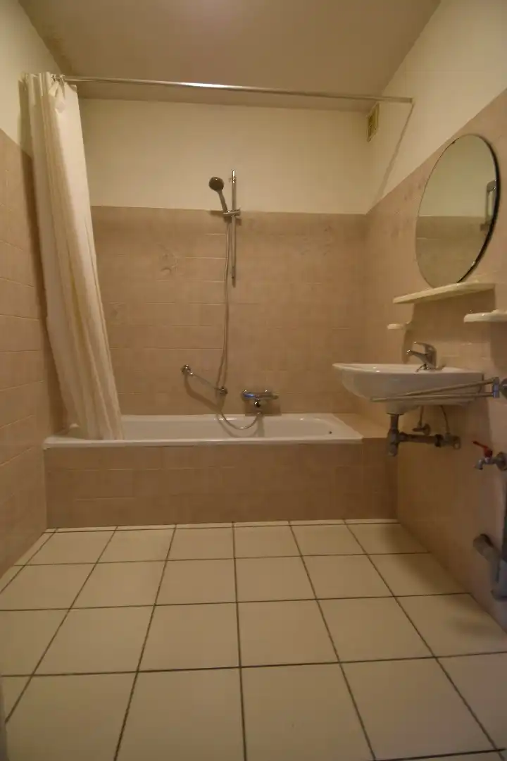 Ruim en lichtrijk 2-slaapkamerappartement (mogelijkheid tot meer) nabij centrum Zwevegem foto 7