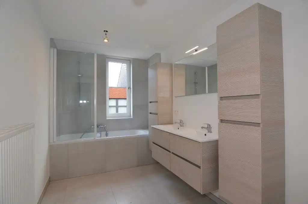 Moderne appartementswoning met 3 slpk, dubbele garage en terras. foto 15